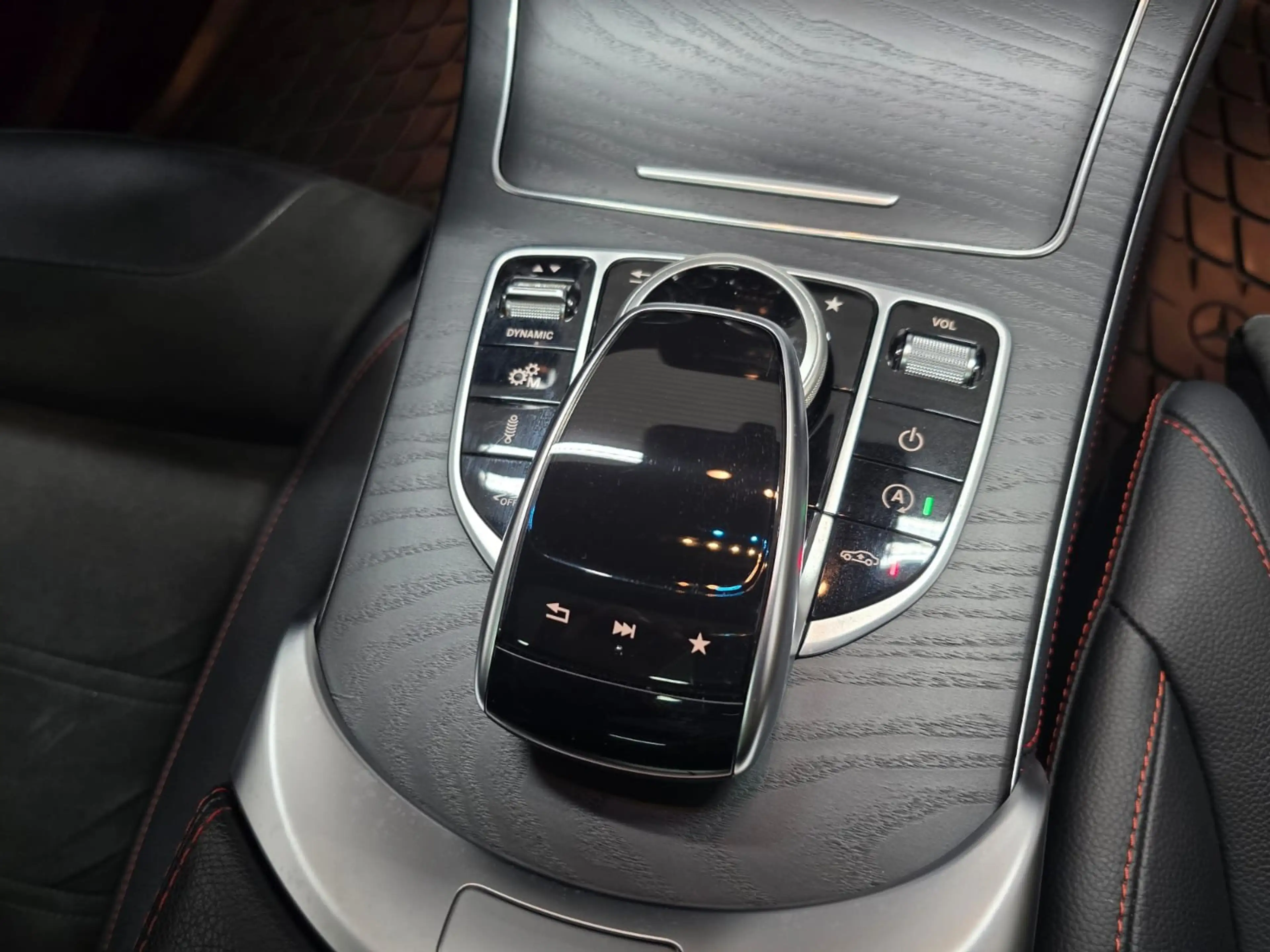 Mercedes-Benz GLC 43 AMG 4Matic LED Panorama HuD UVP 76.000,00€ — photo 13