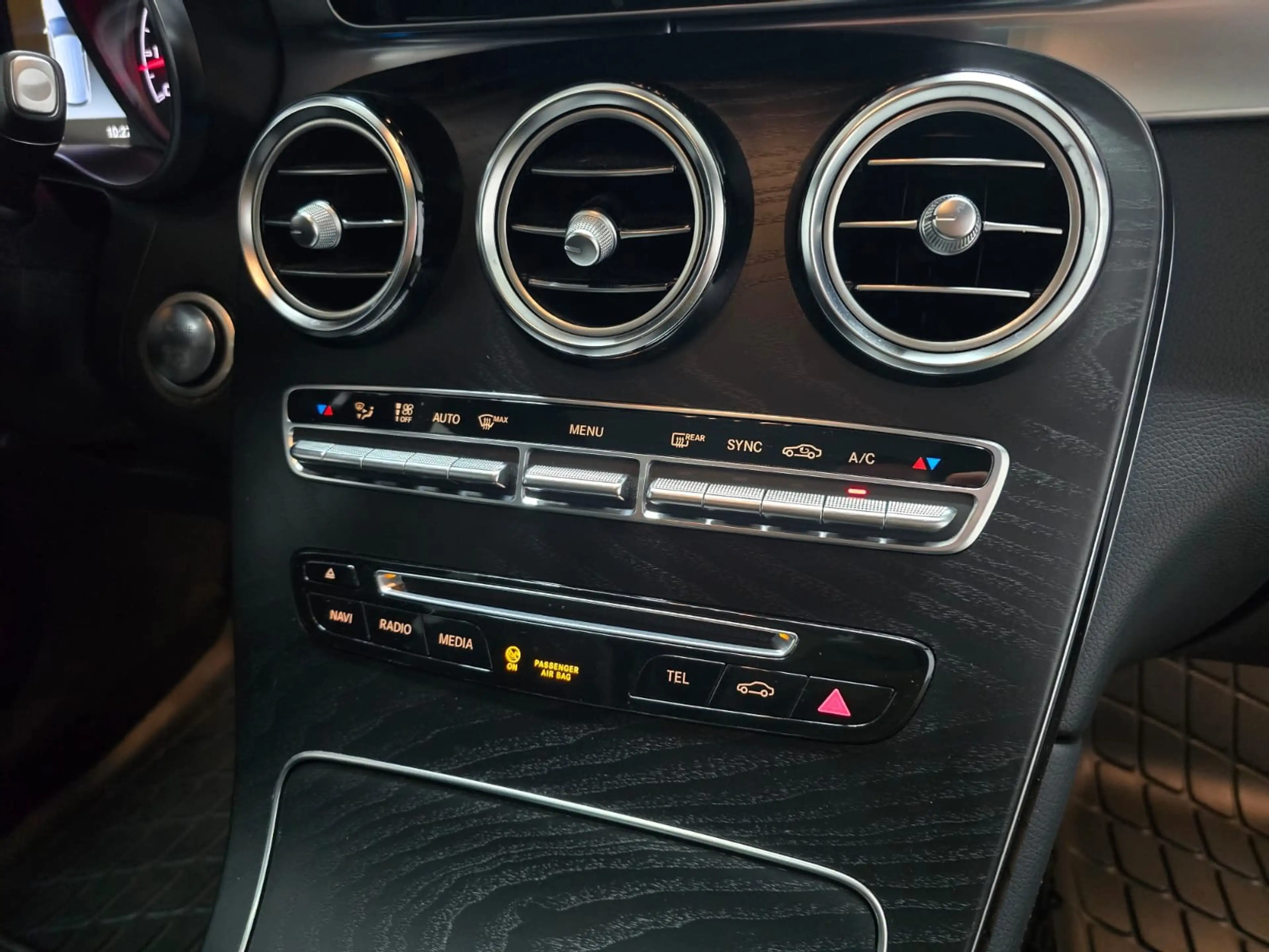 Mercedes-Benz GLC 43 AMG 4Matic LED Panorama HuD UVP 76.000,00€ — photo 15