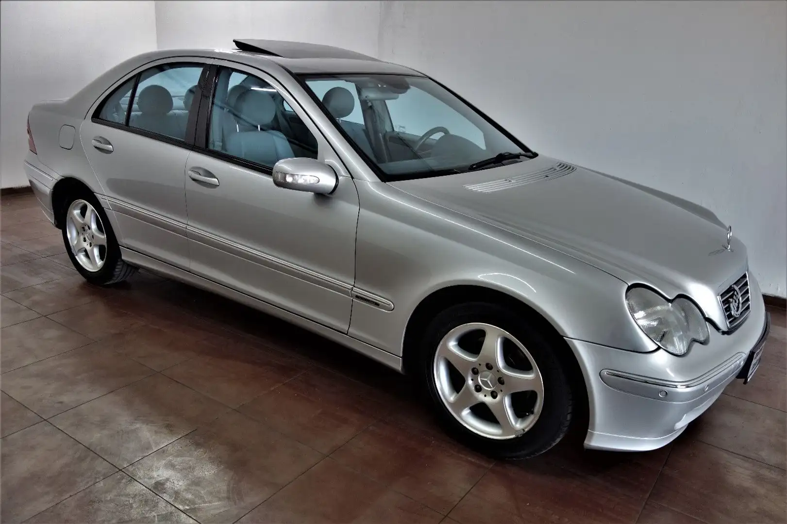 Mercedes-Benz C 220 CDI AVANTGARDE Leder/Automatik/AHK/S-Dach Silber - 1