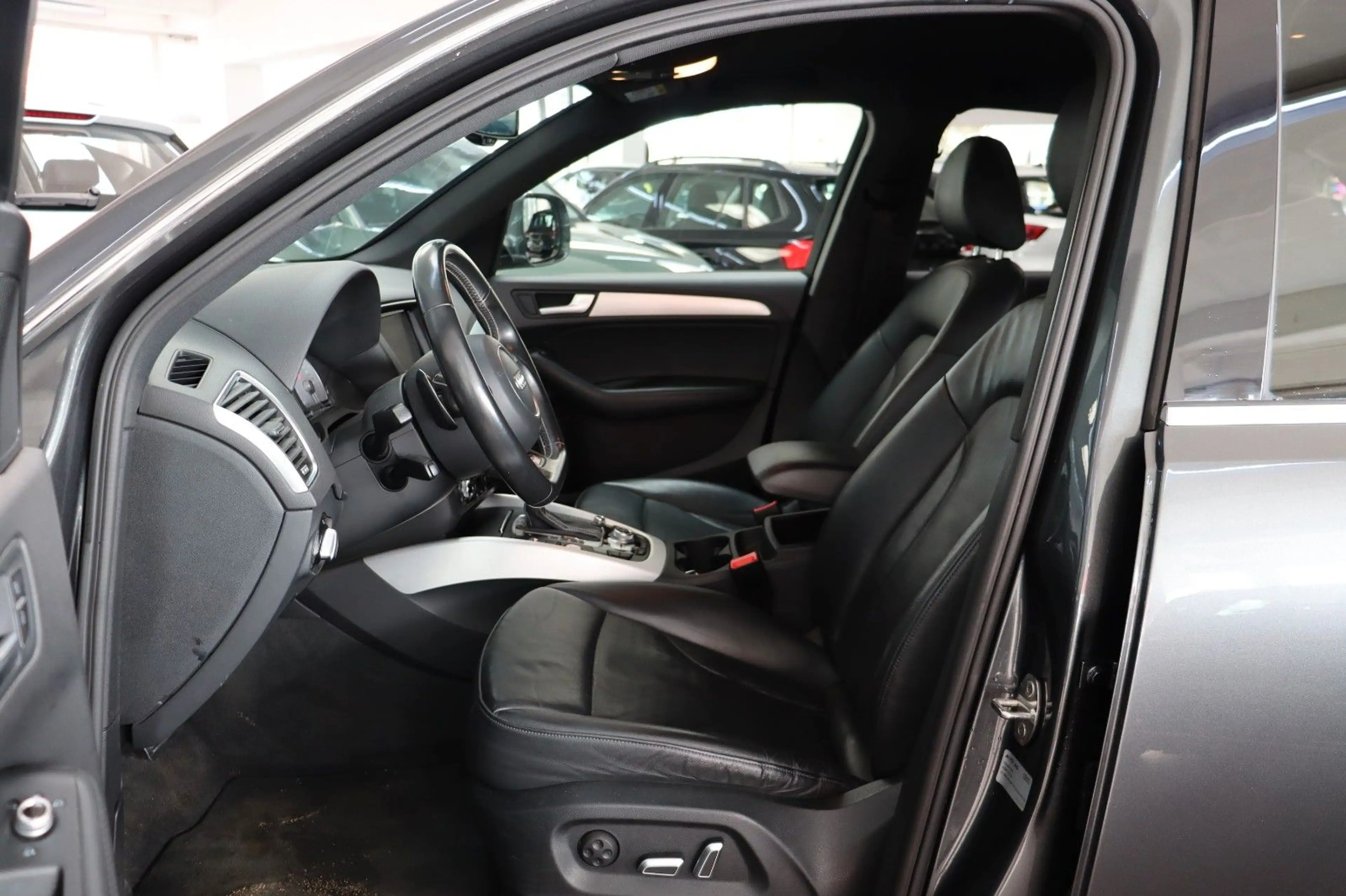 Audi SQ5 3.0 TDI quattro Navi Leder Xenon el. Heckl. — photo 12