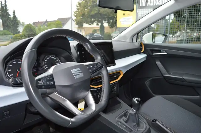 Seat Ibiza view 8