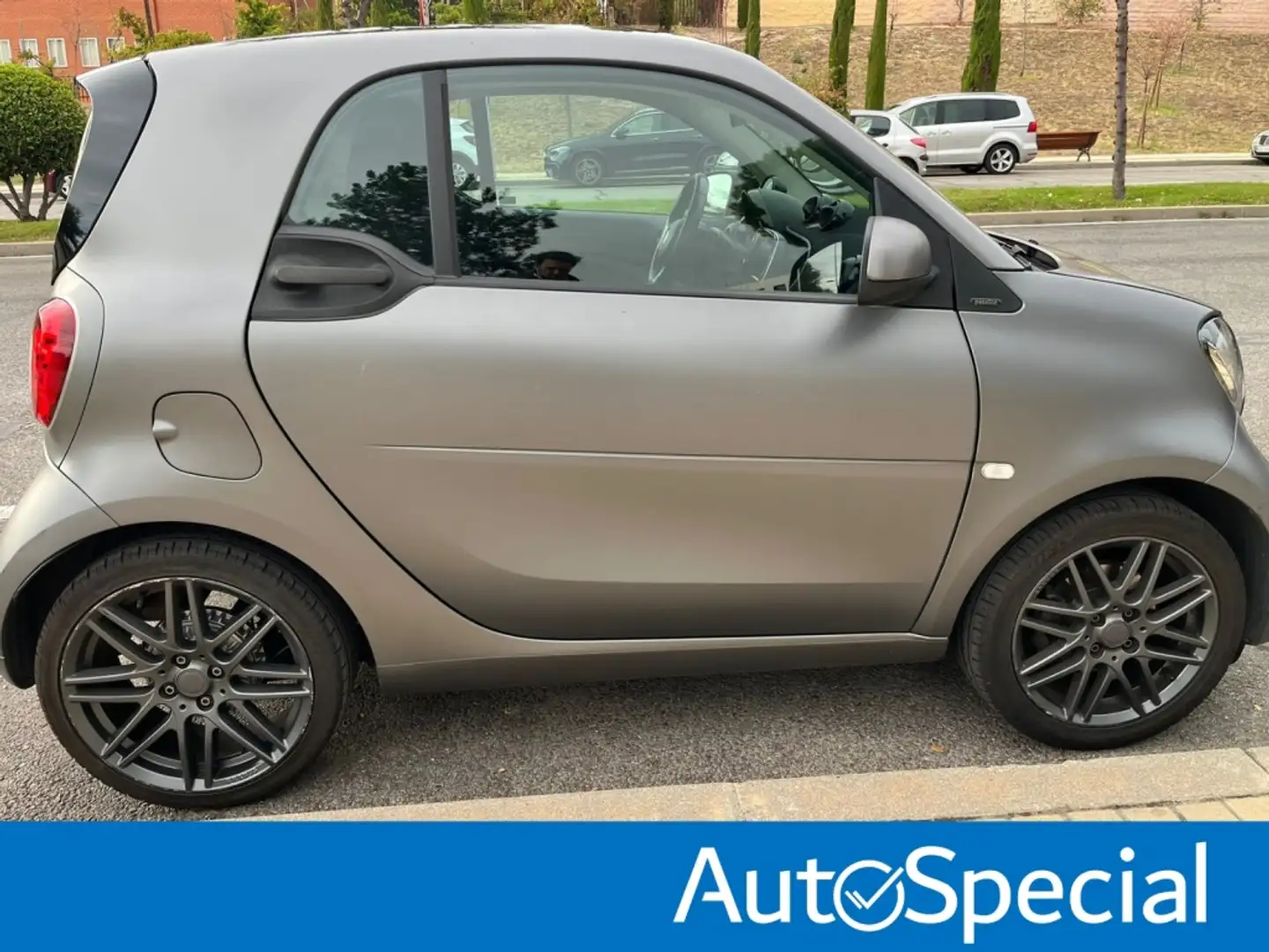 smart forTwo Coupé 66 Passion Aut. Gris - 1