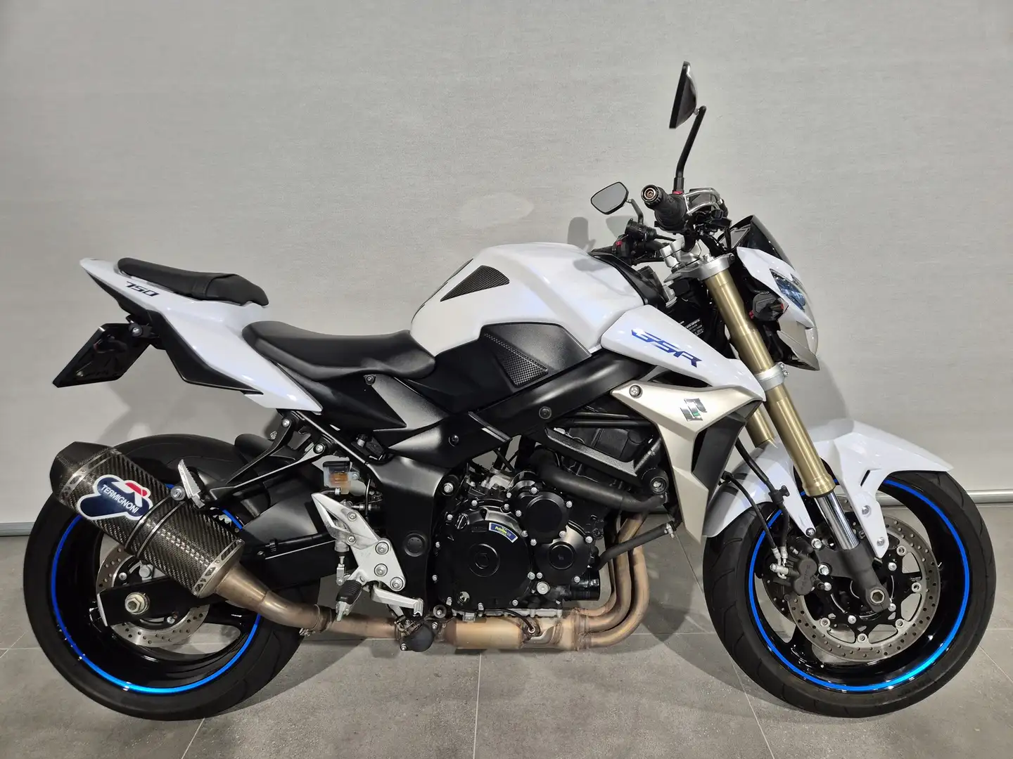 Suzuki GSR 750 Wit - 1