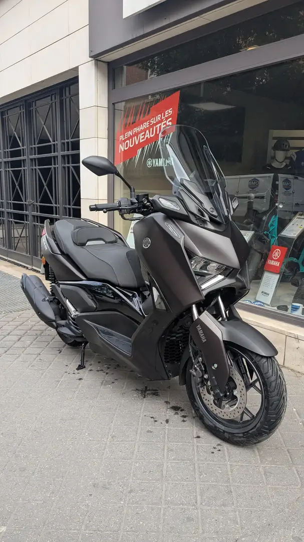 Yamaha X-Max 125 Schwarz - 1