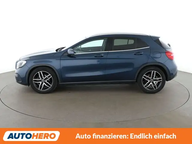 Mercedes-Benz Gla view 3