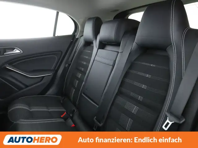 Mercedes-Benz Gla view 14