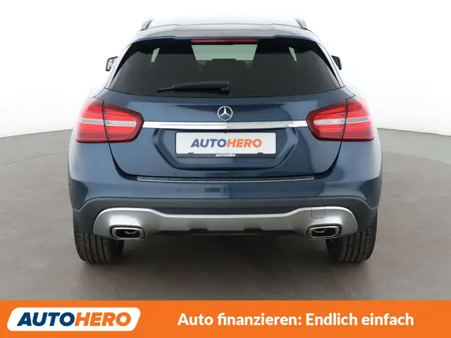 Mercedes-Benz Gla view 5