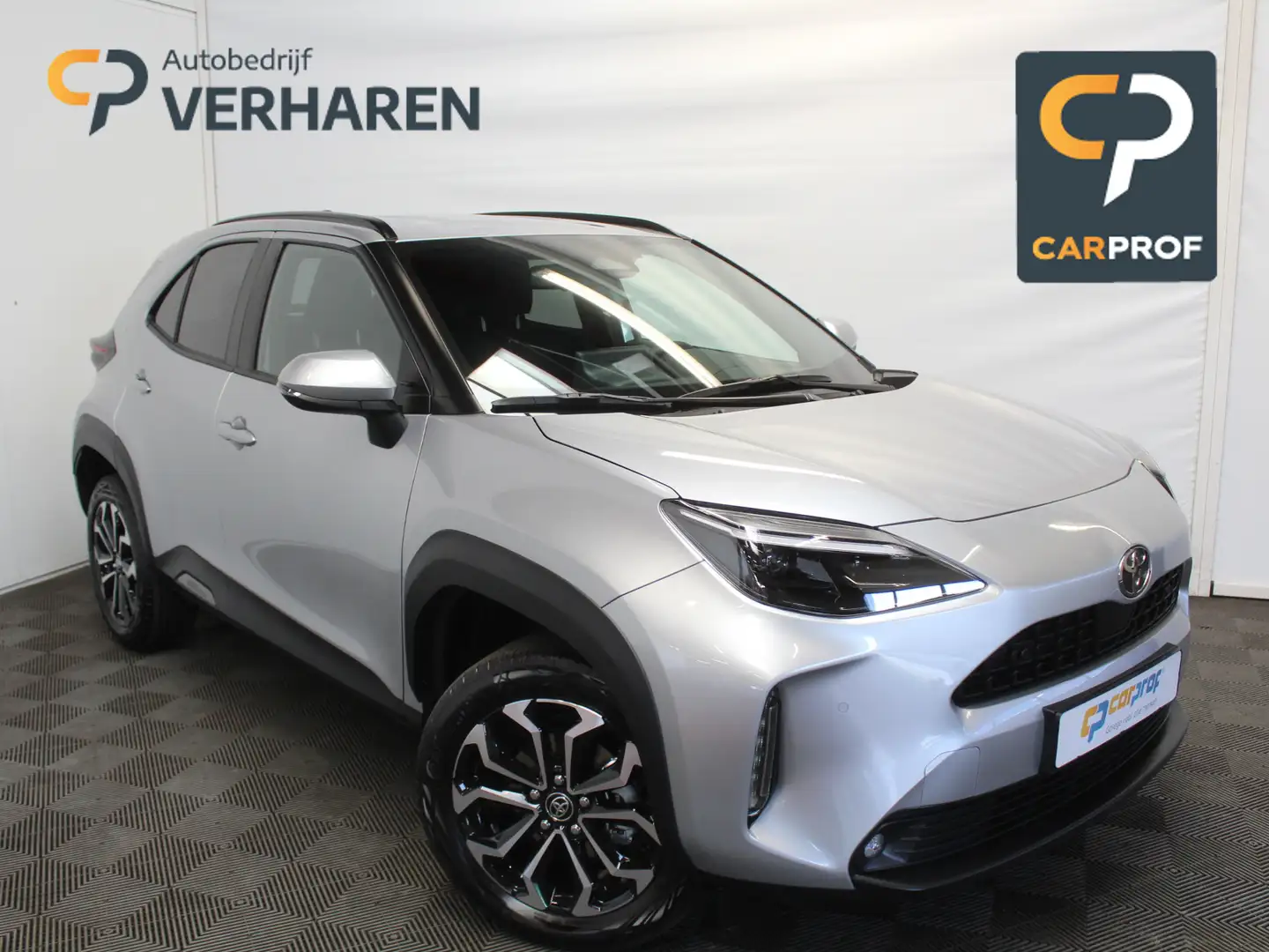Toyota Yaris Cross 1.5 Hybrid 115 Dynamic CAMERA | CARPLAY | ADAPCRUI Grau - 1