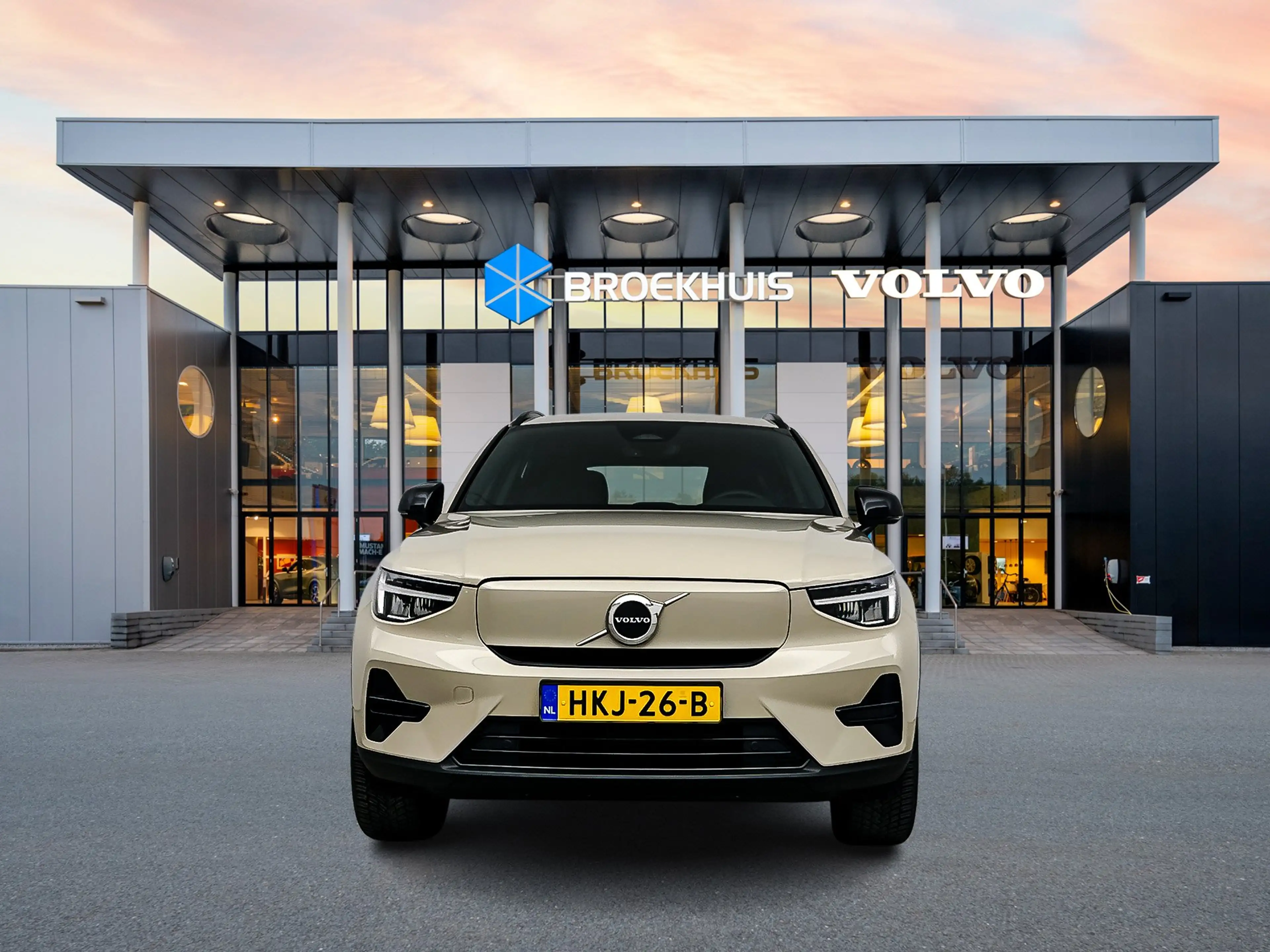 Volvo EX40 Single Motor Extended Range Plus 82 kWh | 19" Alls — photo 5