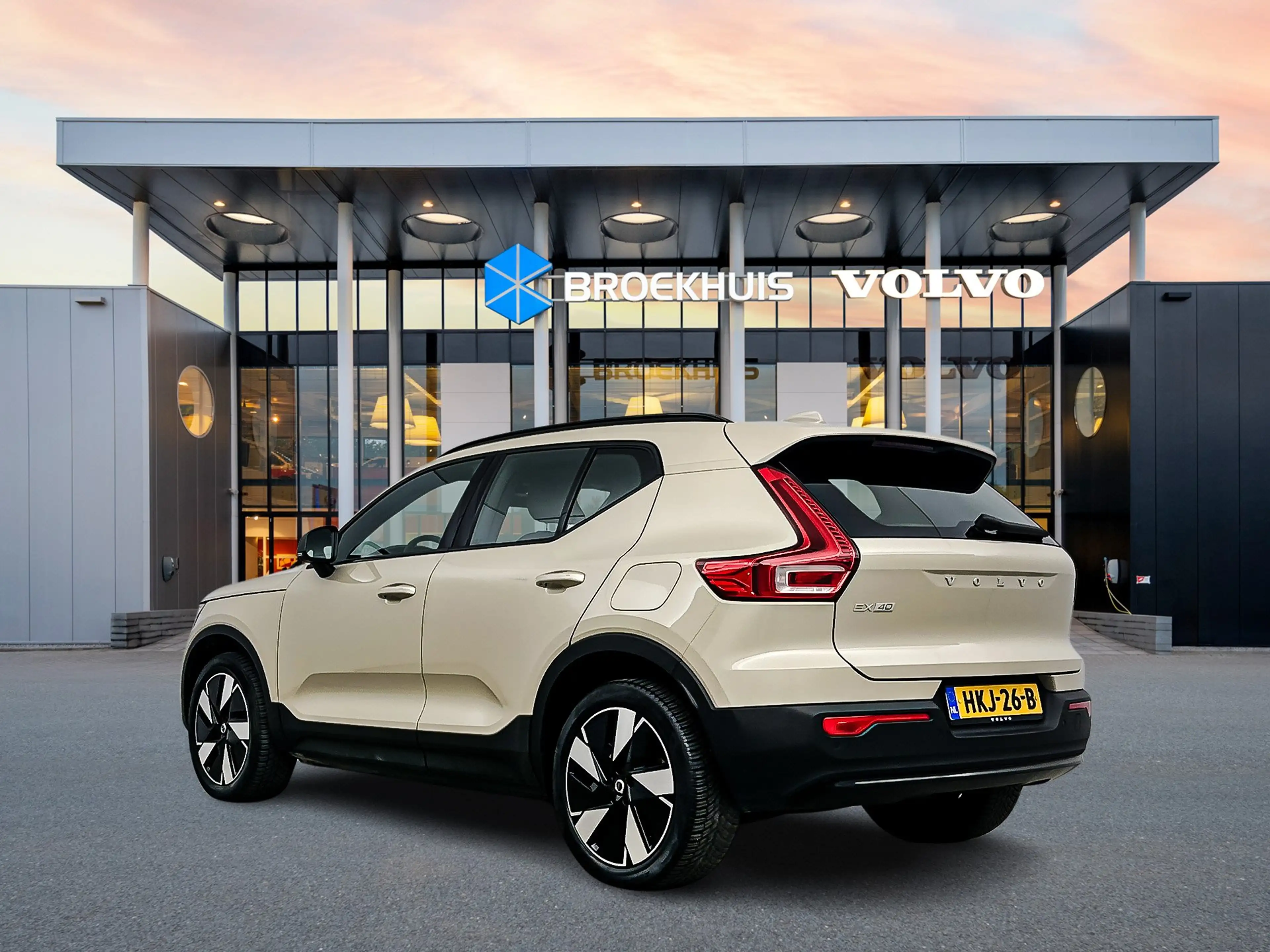 Volvo EX40 Single Motor Extended Range Plus 82 kWh | 19" Alls — photo 4