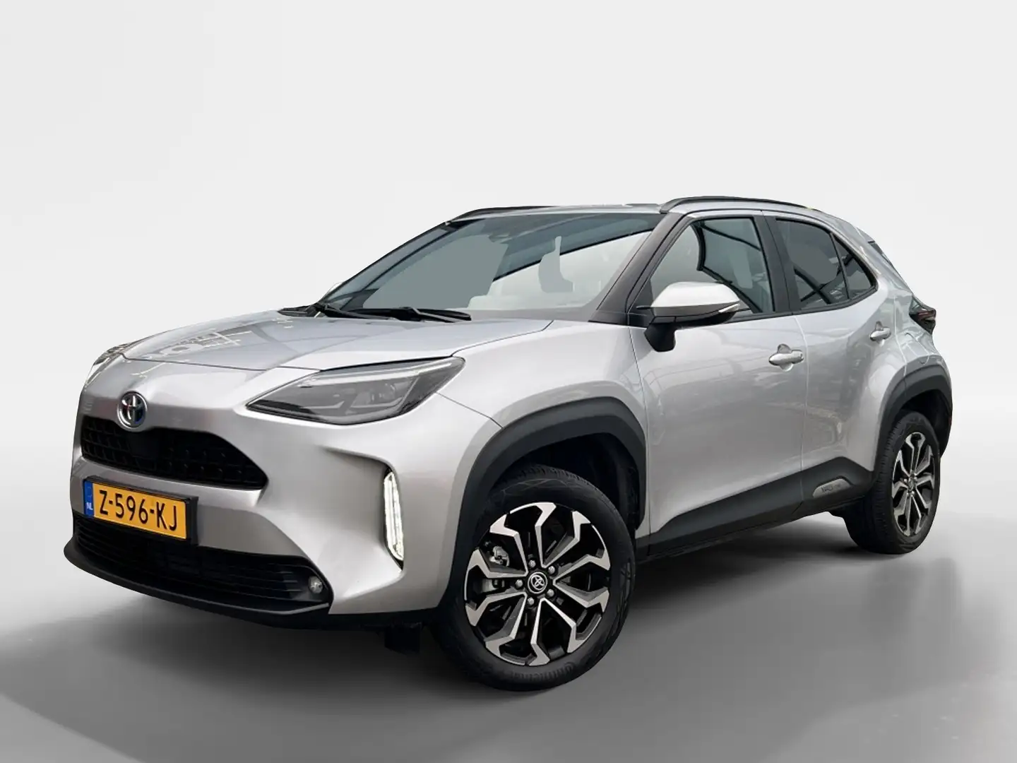 Toyota Yaris Cross 1.5 Hybrid Dynamic Grijs - 1