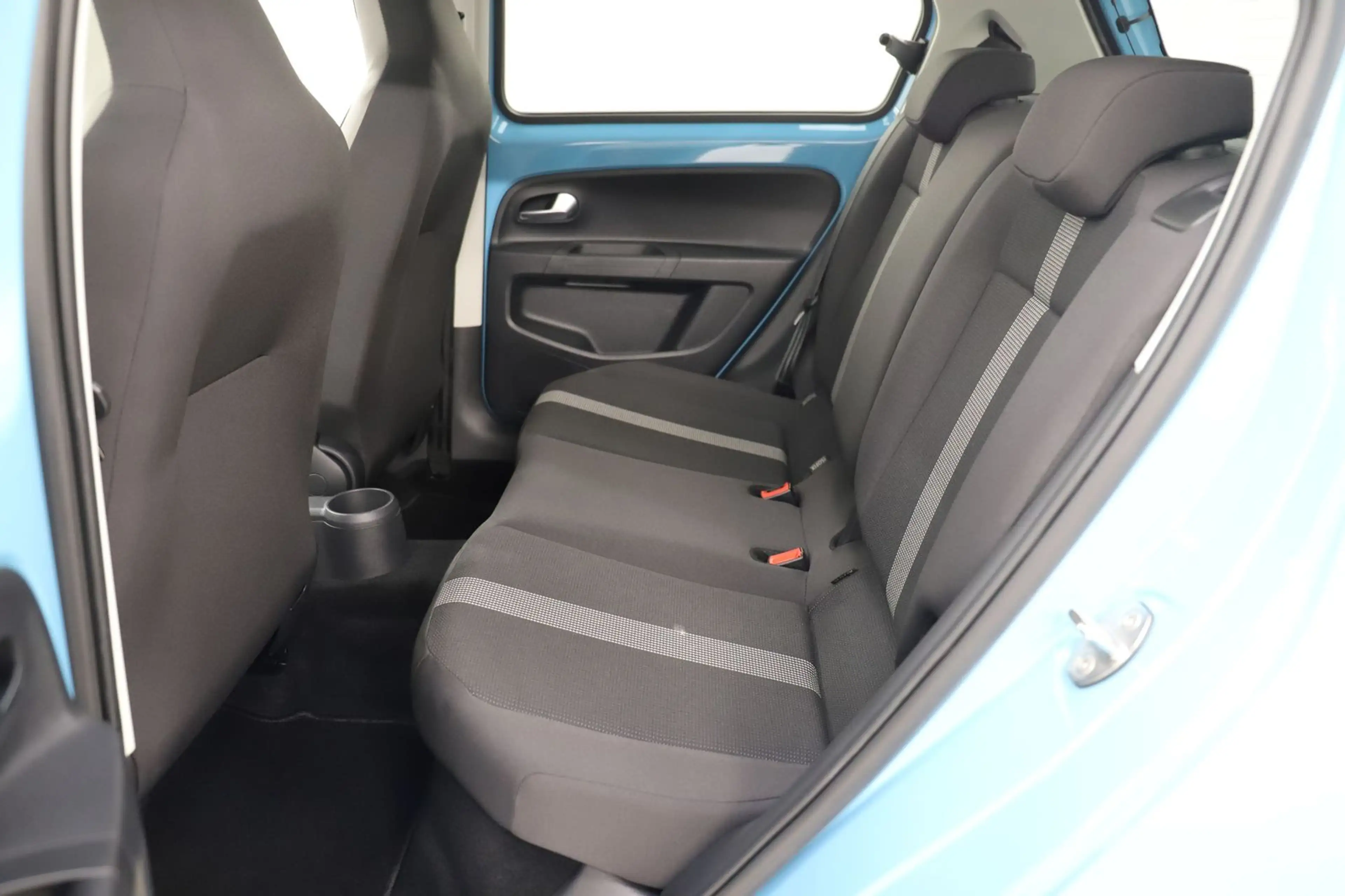 Volkswagen e-up! up! e-up! 83PS RCAM AHK SHZ 1.Hand Facelift — photo 11