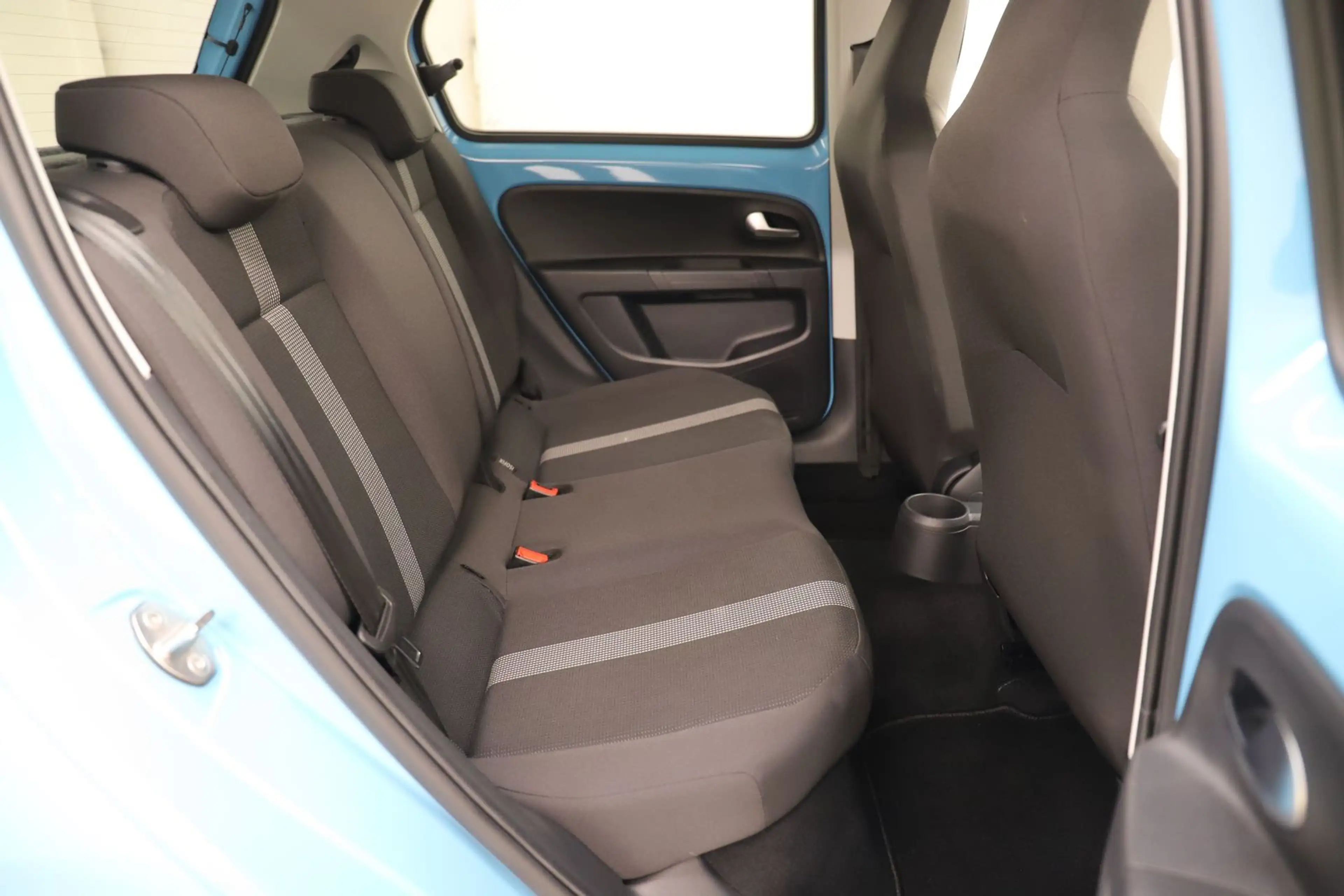 Volkswagen e-up! up! e-up! 83PS RCAM AHK SHZ 1.Hand Facelift — photo 12