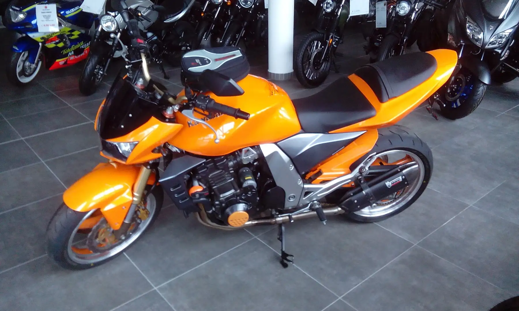 Kawasaki Z 1000 mit viel Zubehör! Orange - 2