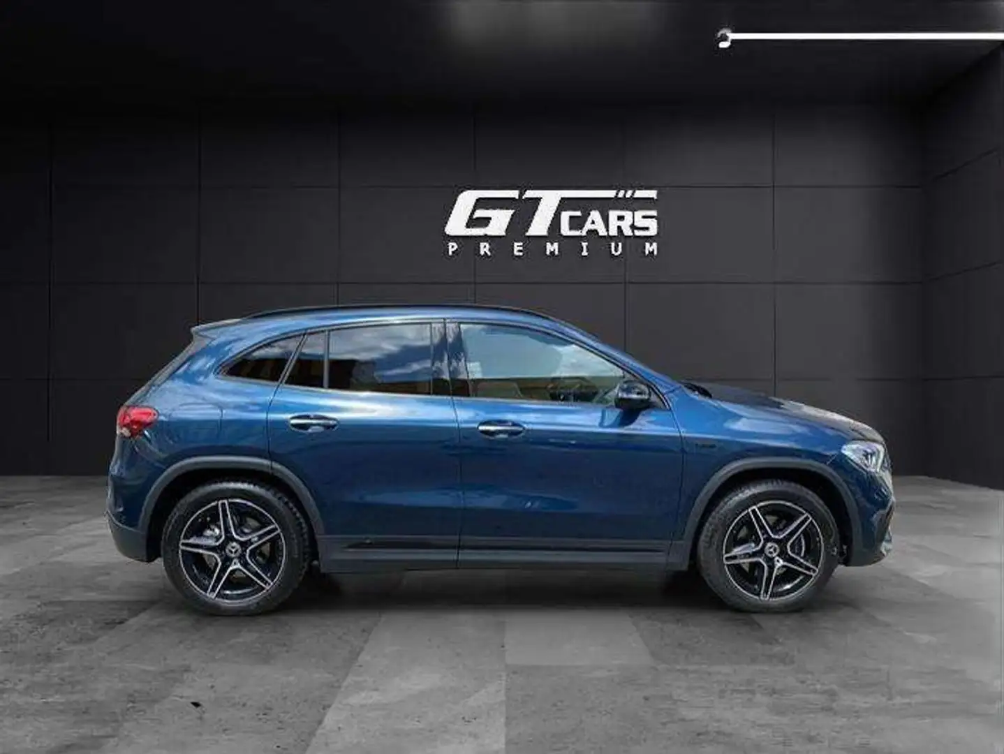 Mercedes-Benz GLA 45 AMG 250e Blau - 2