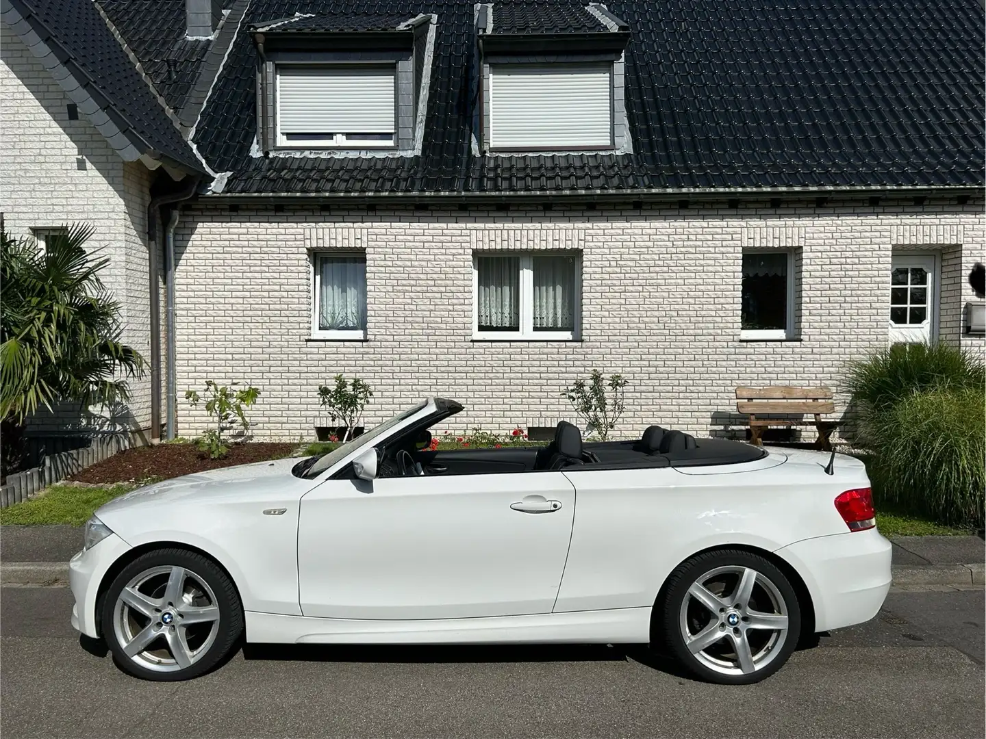 BMW 118 Cabrio*M-Paket*aus „erster Hand“*Tüv 12/25 Weiß - 1