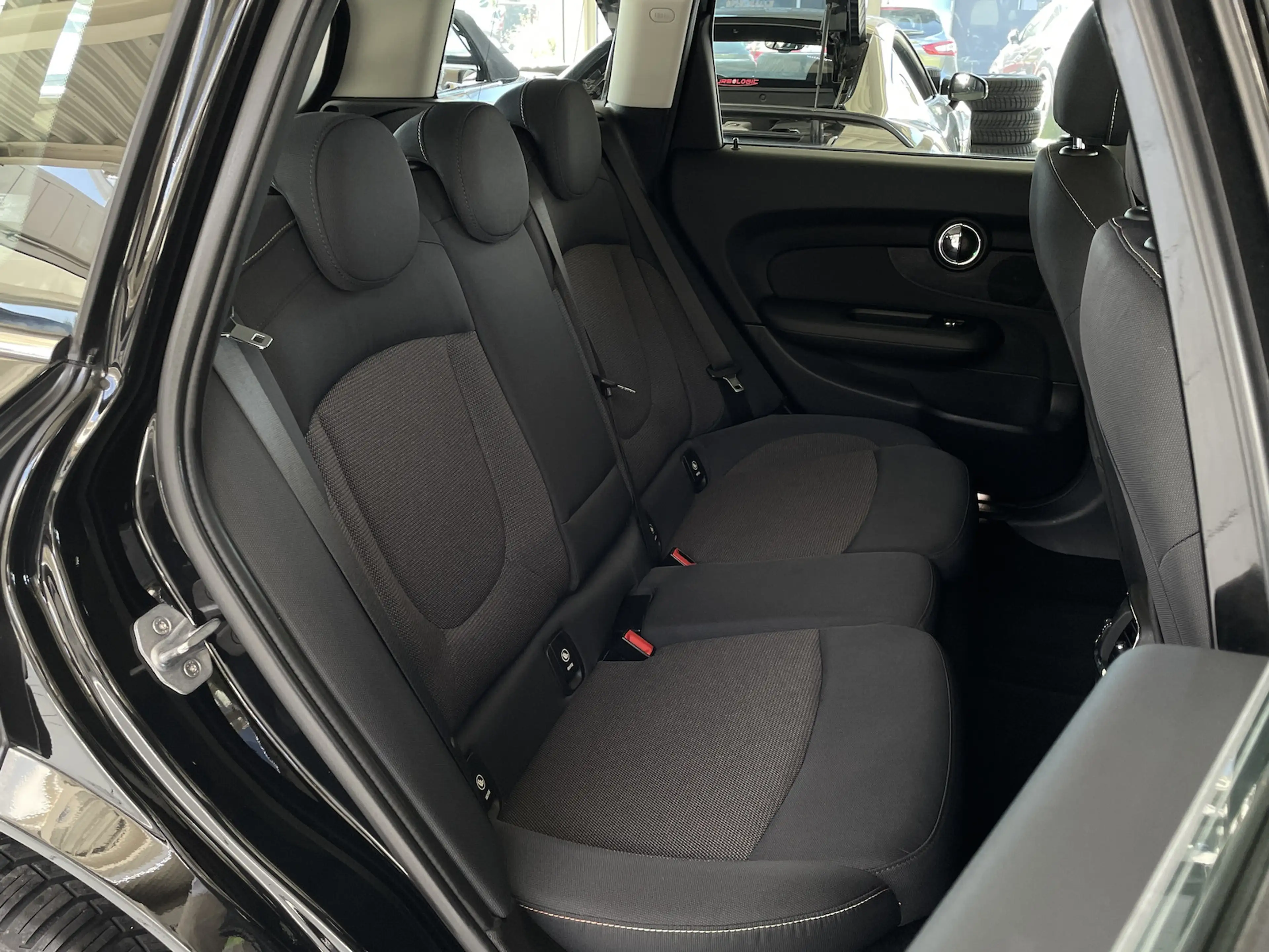 MINI One Clubman 1.5 Keyless Sitzh. BT PDC 1.Hand — photo 14