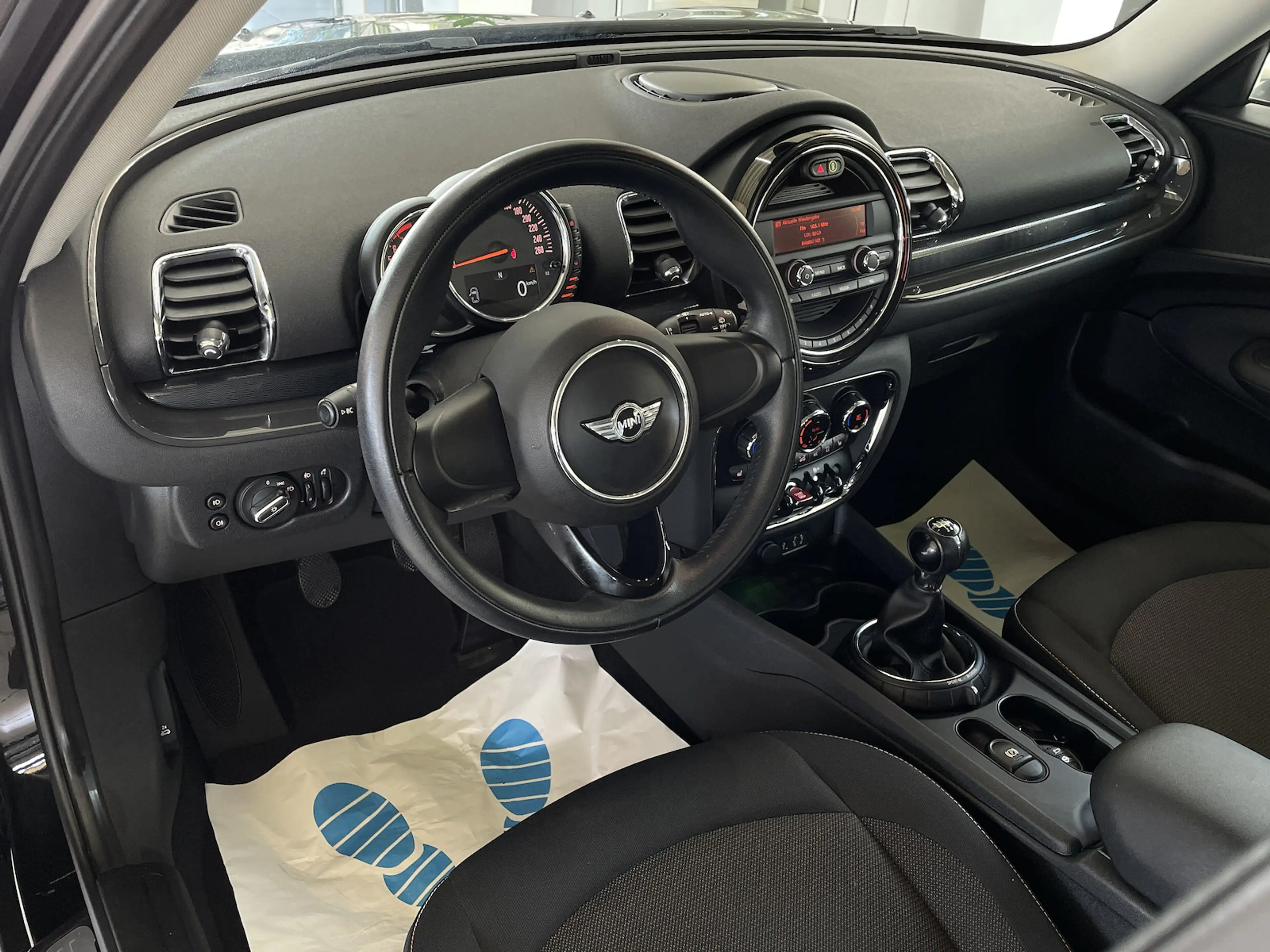 MINI One Clubman 1.5 Keyless Sitzh. BT PDC 1.Hand — photo 9