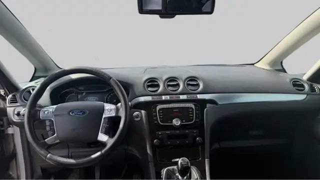 Ford S-Max view 11
