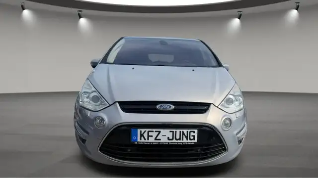 Ford S-Max view 2