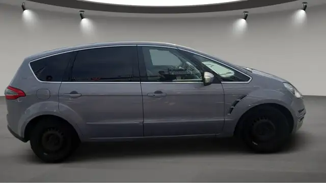 Ford S-Max view 5