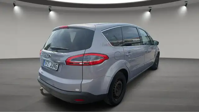 Ford S-Max view 8