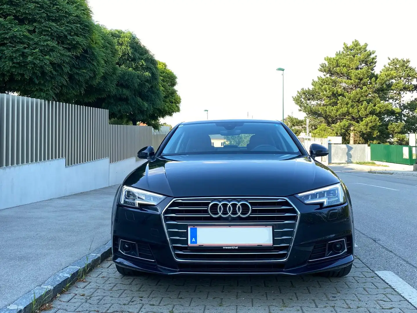 Audi A4 A4 2,0 TDI Design S-tronic Design Blau - 2