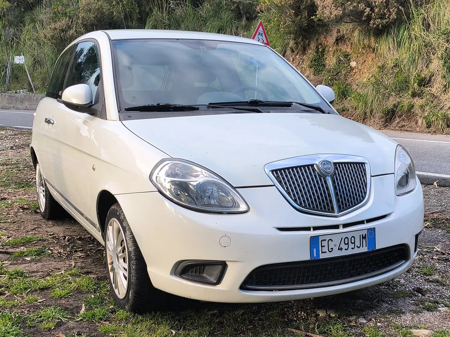 Lancia Ypsilon Ypsilon+II+2007+1.3+mjt+16v+Diva+E5 Bianco - 1