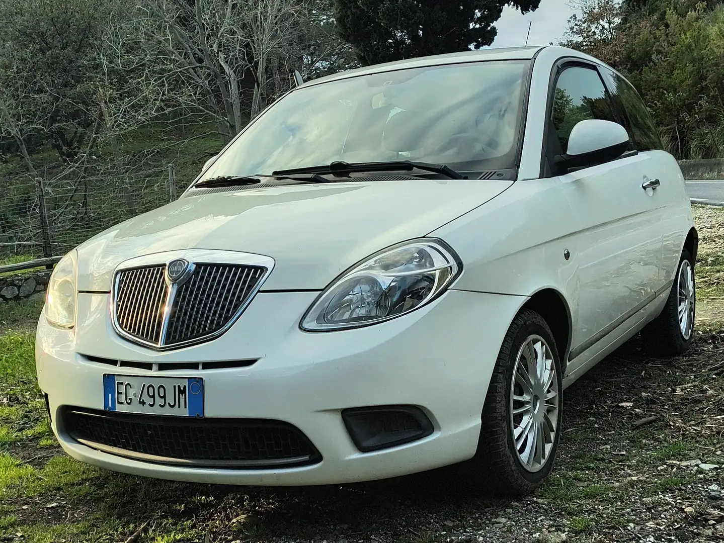 Lancia Ypsilon Ypsilon+II+2007+1.3+mjt+16v+Diva+E5 Bianco - 2
