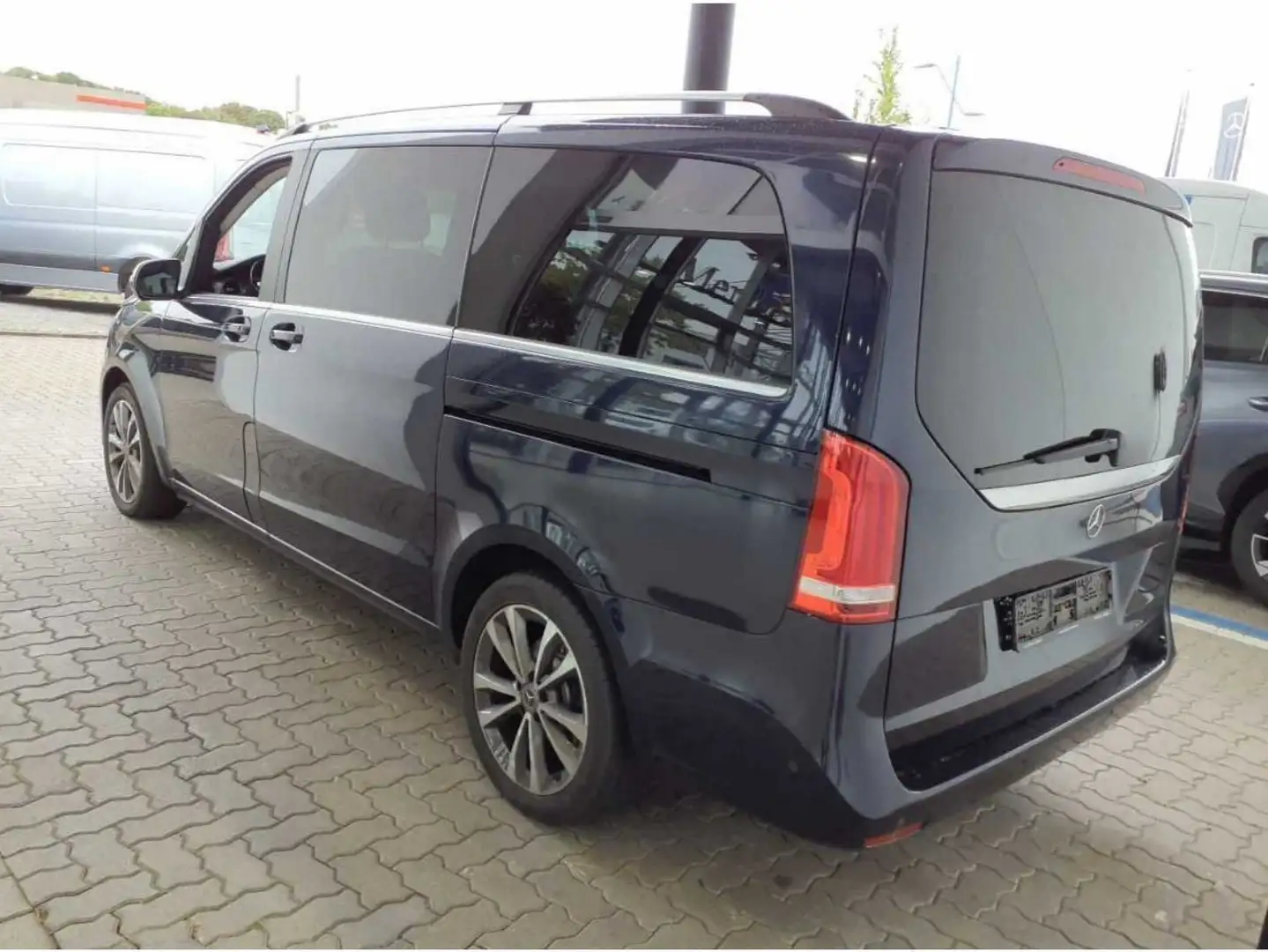 Mercedes-Benz V 300 d Avantg DISTRO Standhz 360°ILS 7-Sitz Burm Blau - 2