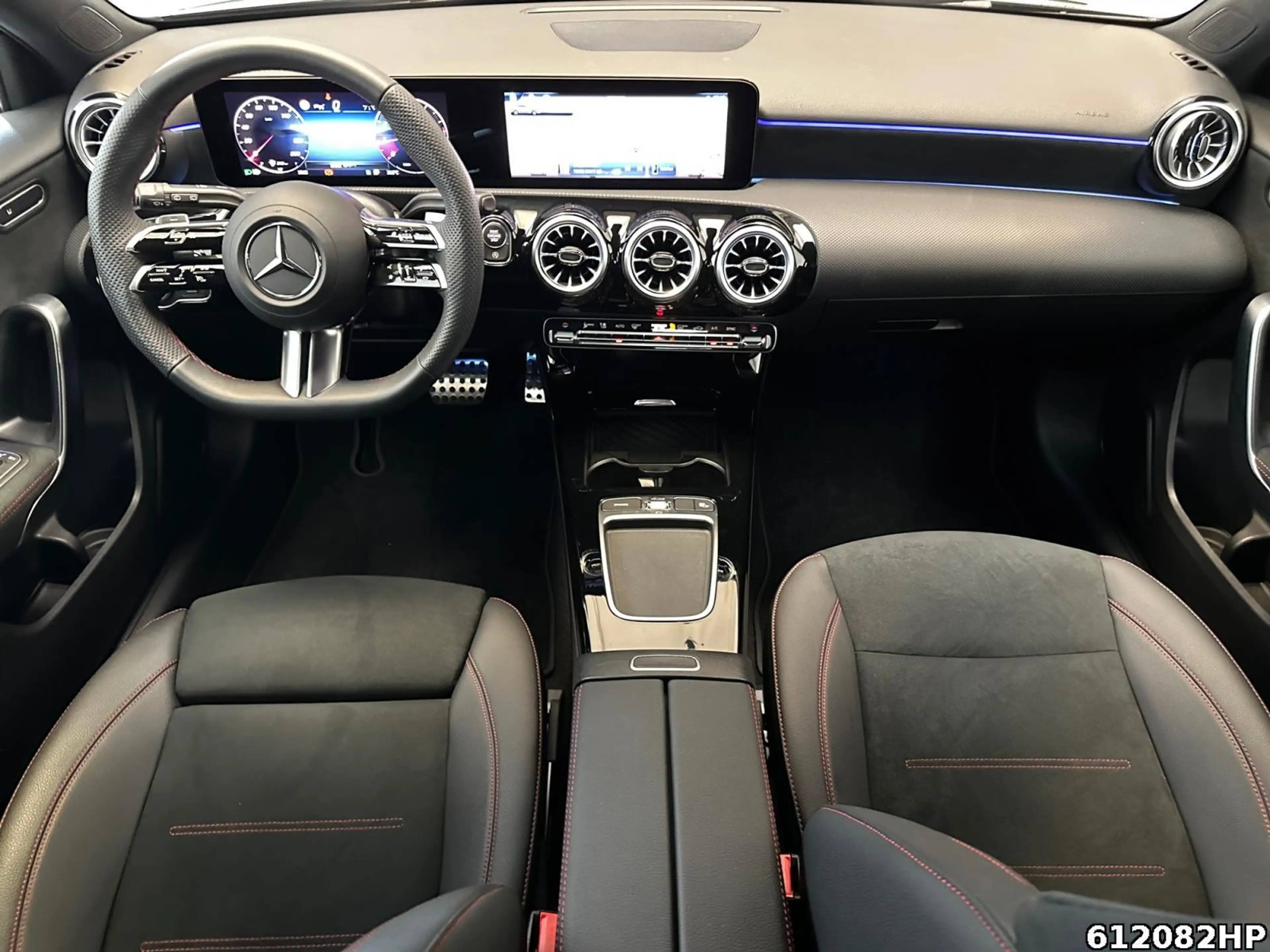 Mercedes-Benz A 200 AMG AHK Distronic Keyless Kamera Ambiente — photo 8