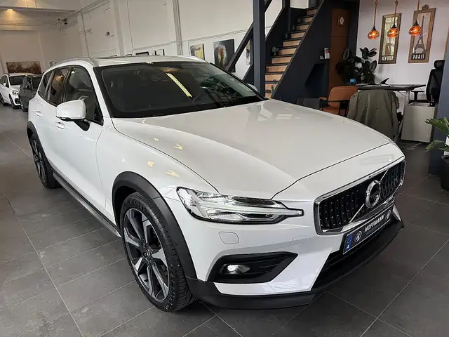 Volvo V60 Cross Country B4 AWD Cross Country Pro Geartronic