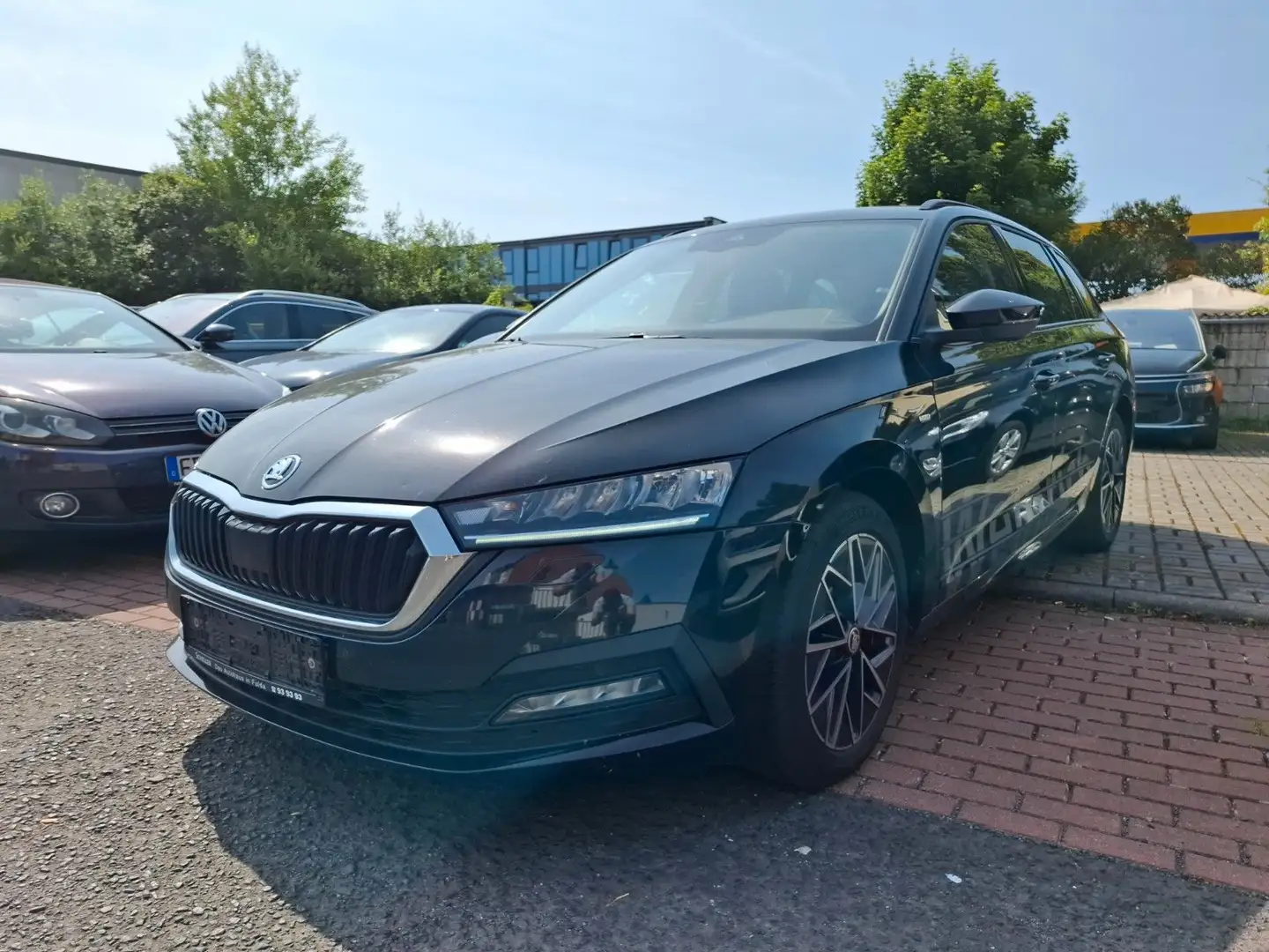Skoda Octavia Combi Clever 115PS TDI DSG Schwarz - 1