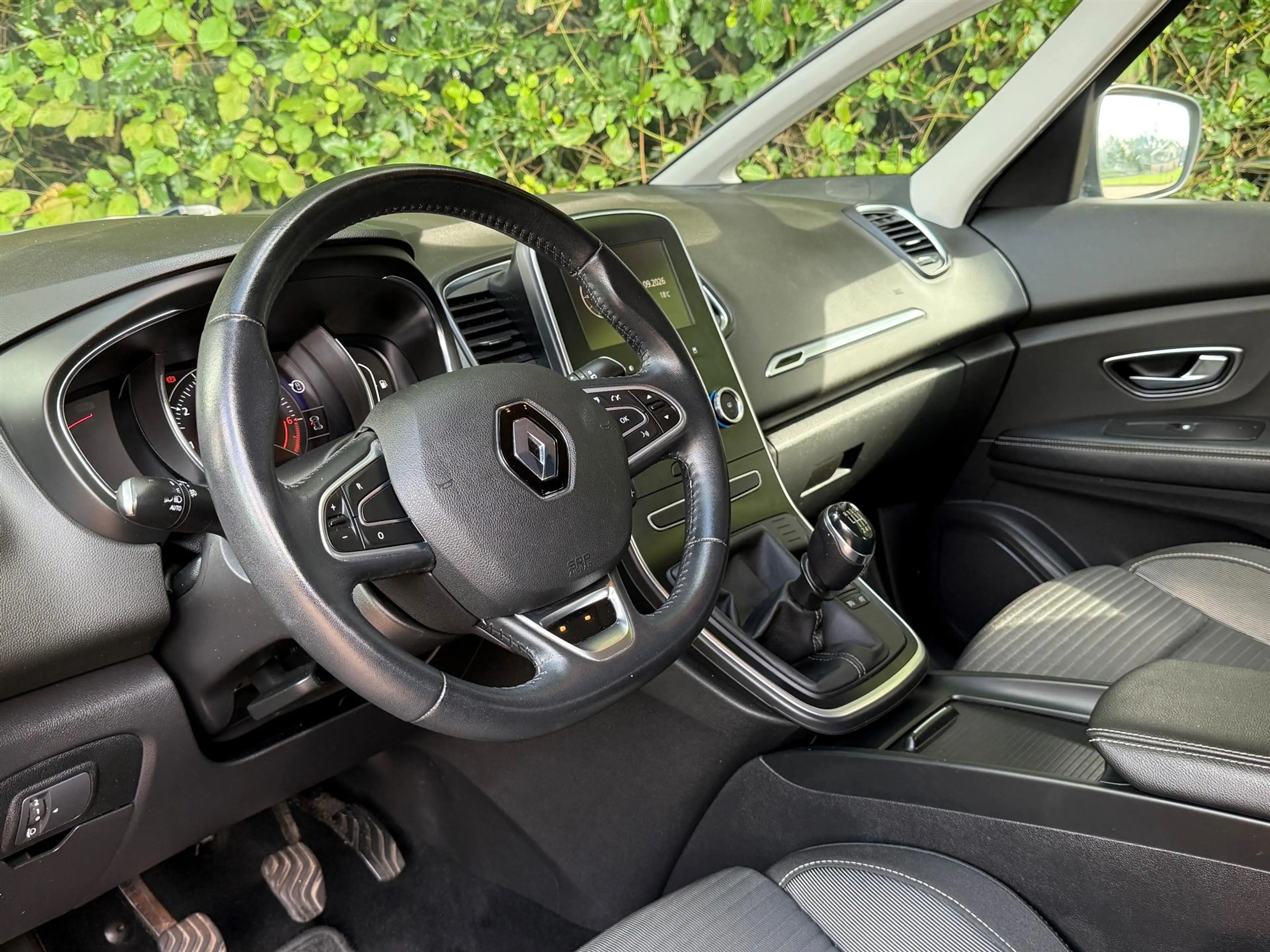 Renault Grand Scenic 1.3 TCe Intens 7p./Thaak/Camera/Carplay/Pdc/Navi — photo 6