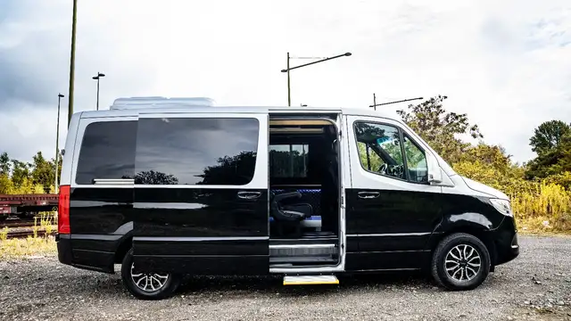 Mercedes-Benz Sprinter 319 CDI V6 3.0 CDI VIP Tourismus 8+1