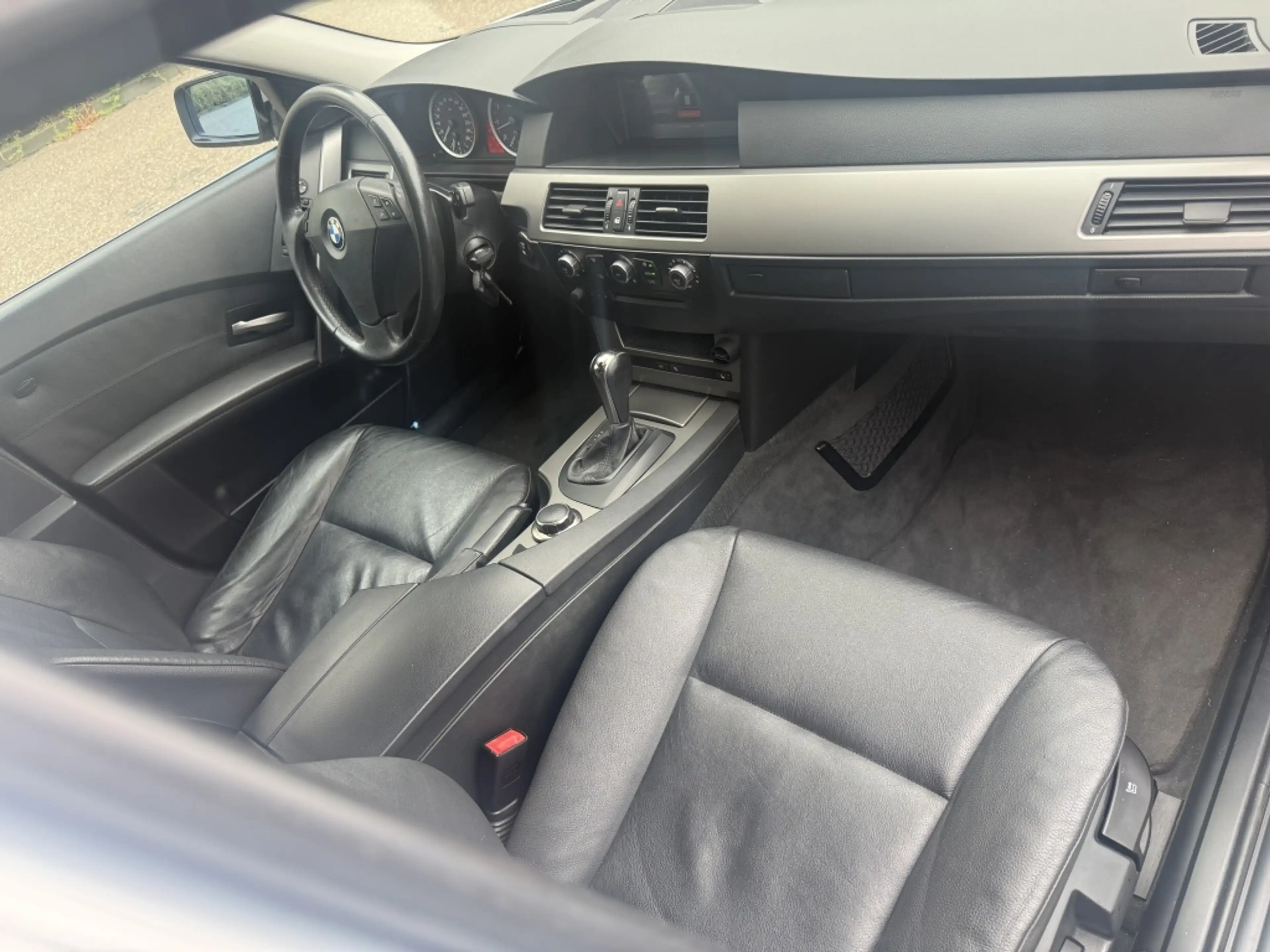 BMW 523 5-serie 523i Executive — photo 11
