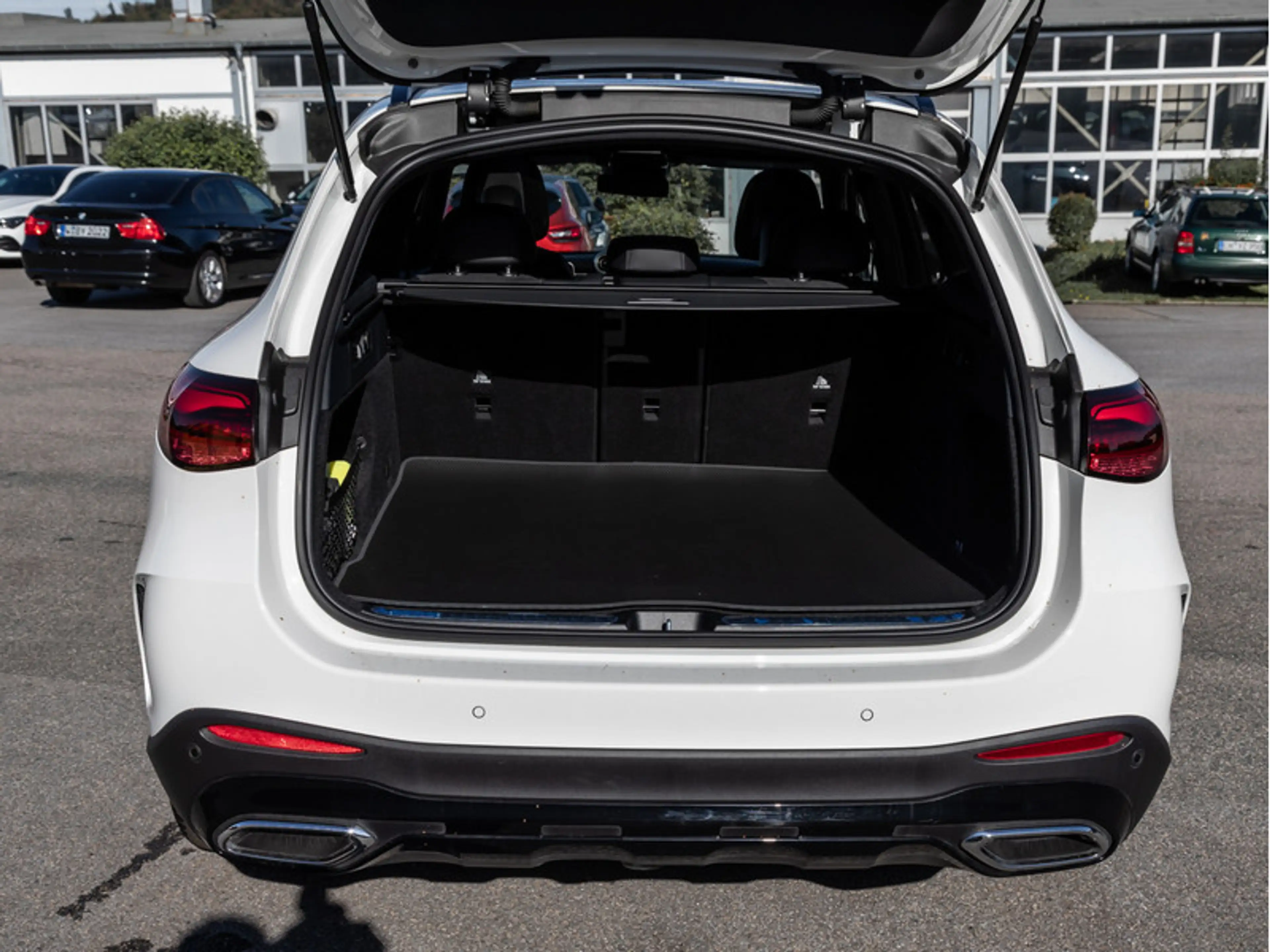 Mercedes-Benz GLC 220 d 4M AMG-Sport/DIGITAL/360/Pano/AHK/Memo — photo 6