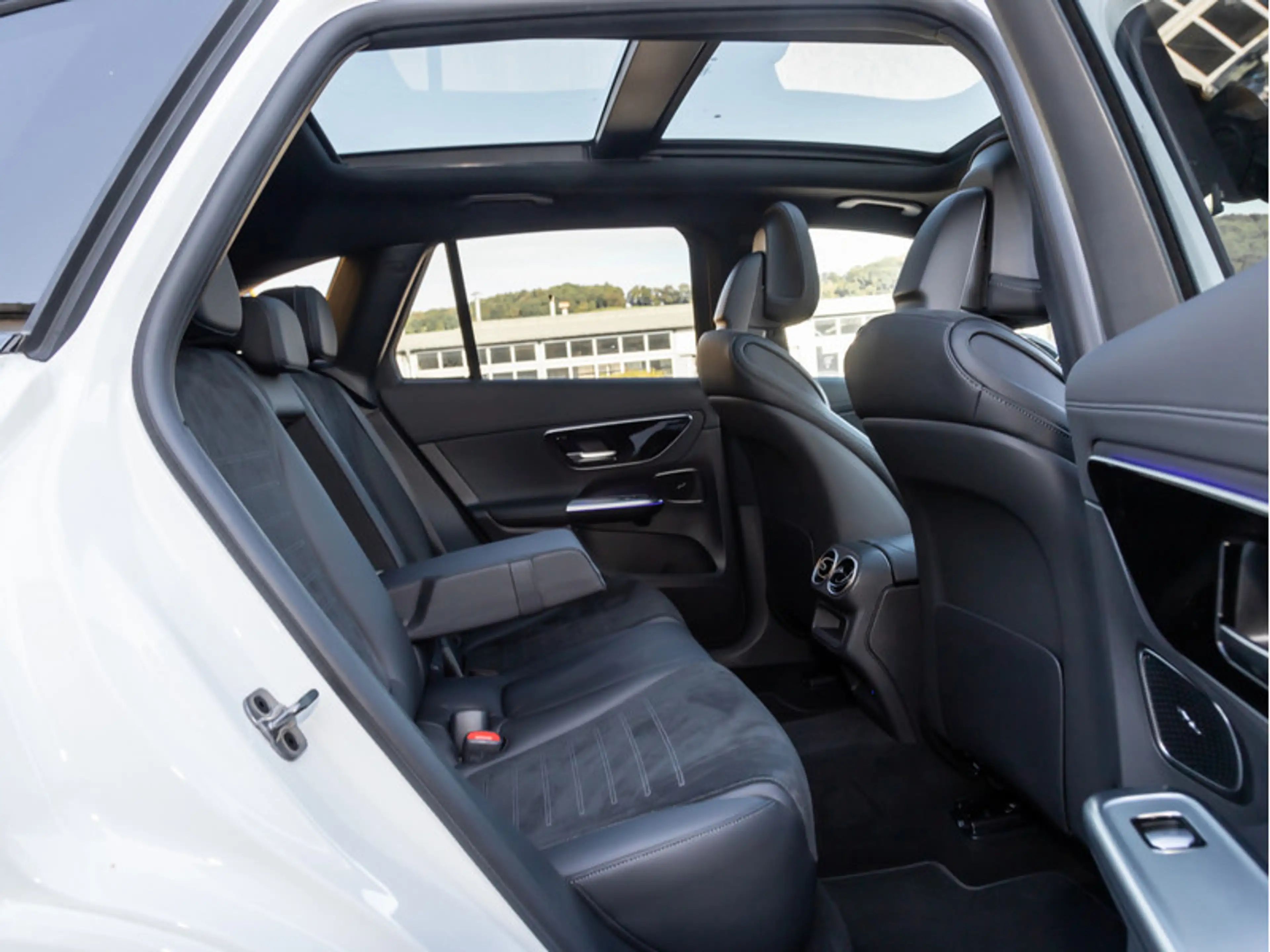 Mercedes-Benz GLC 220 d 4M AMG-Sport/DIGITAL/360/Pano/AHK/Memo — photo 10
