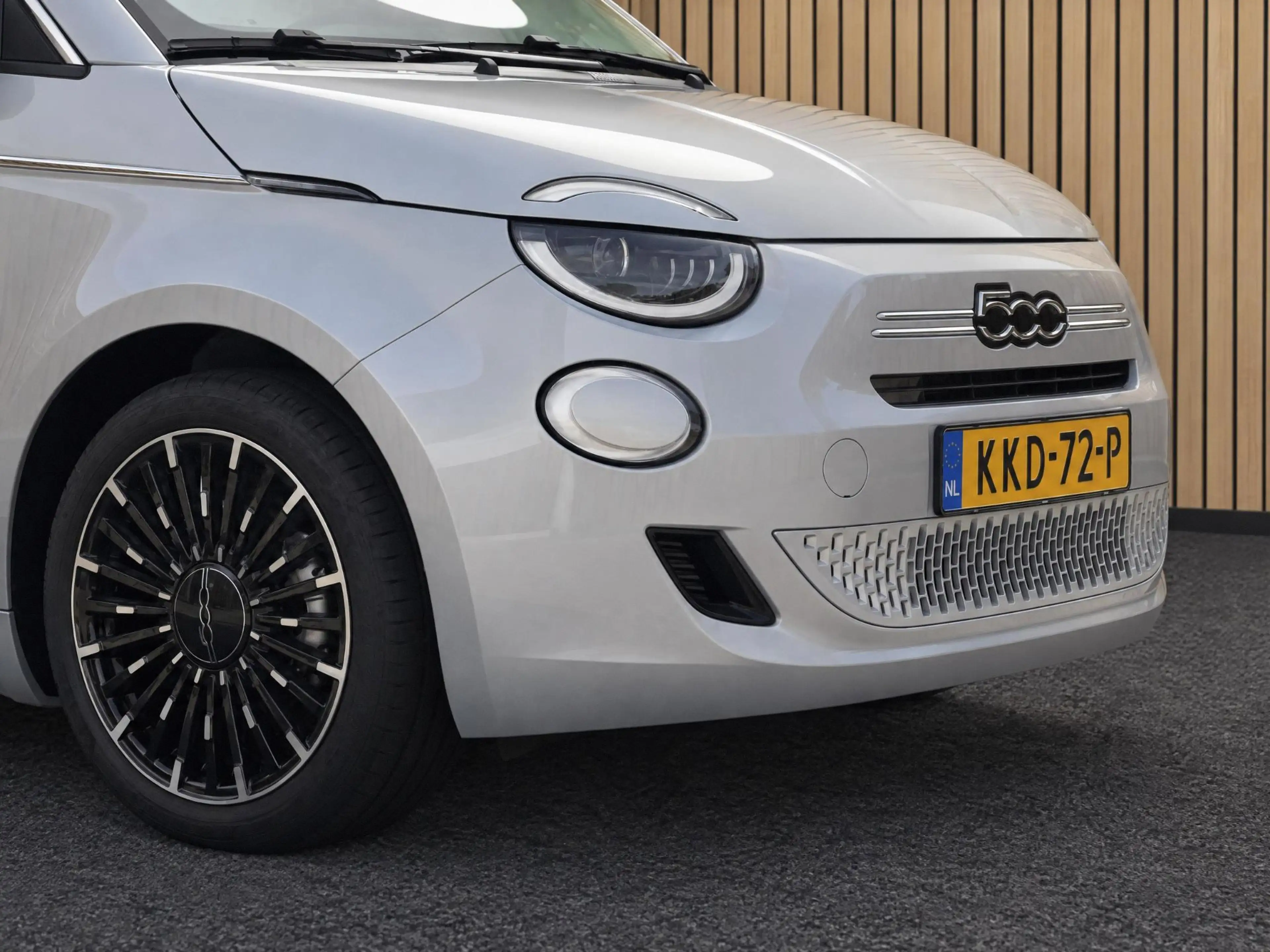 Fiat 500C 1.0 Hybrid La Prima | Navi / Camera / Climate — photo 9