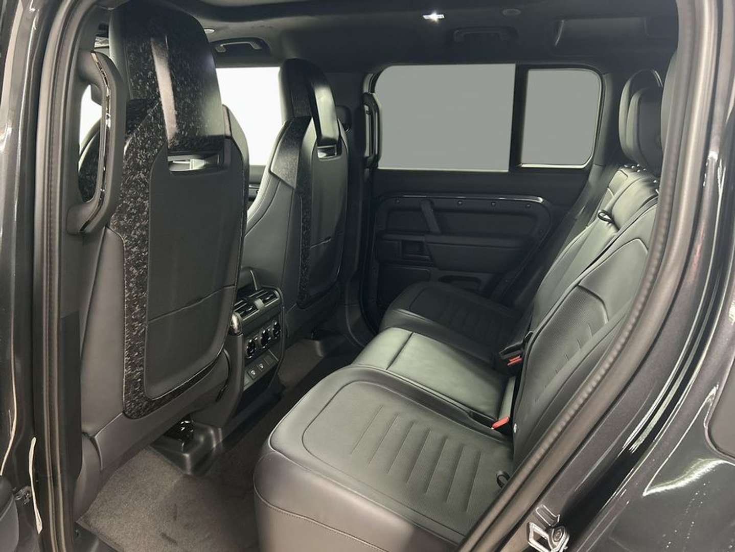 Land Rover Defender 110 OCTA Edition One P635 AWD -  - Joinsteer - #3