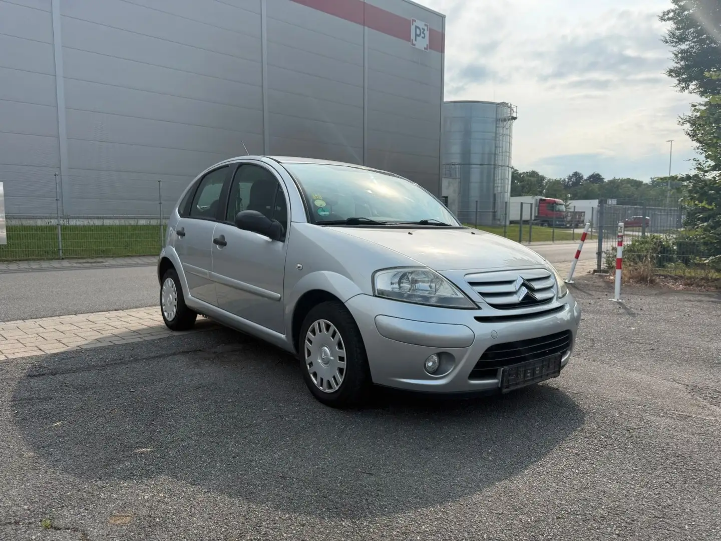 Citroen C3 1.1 Confort TÜV NEU/5 TÜRER Gris - 2