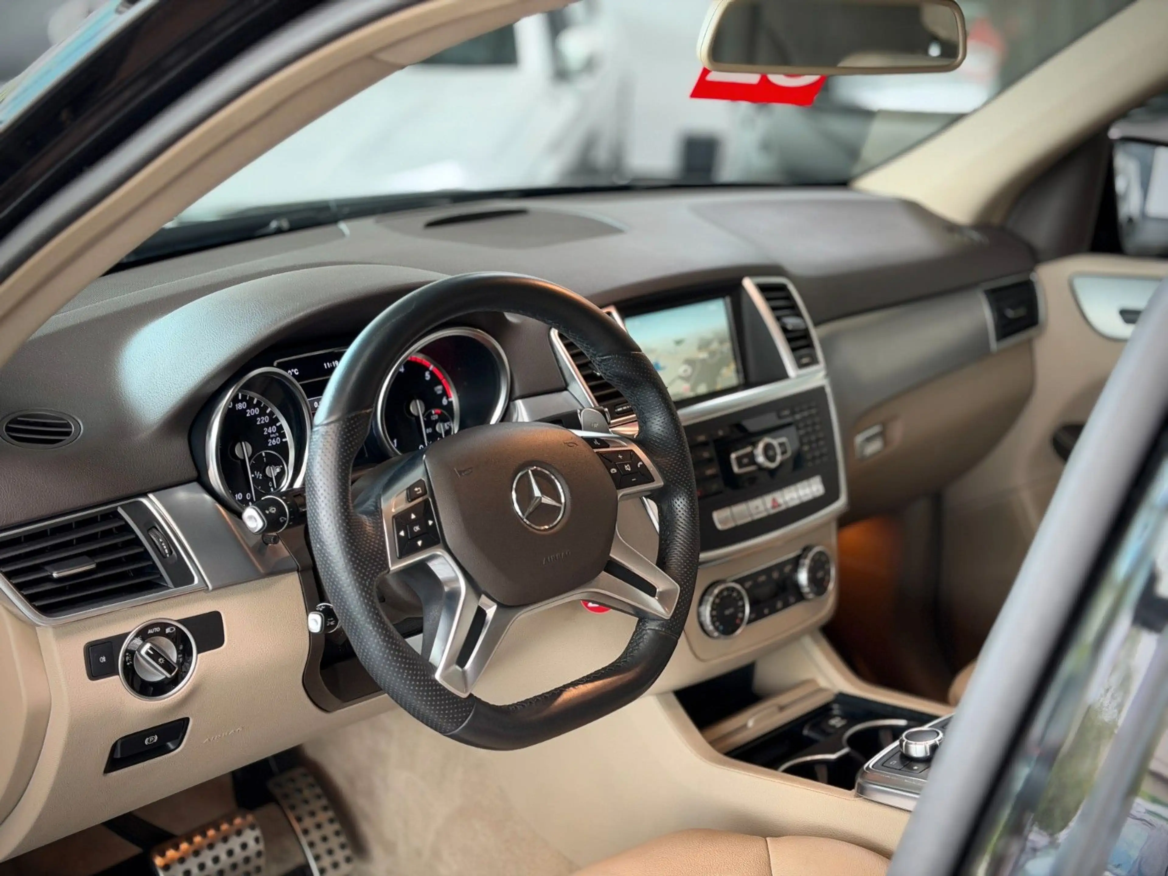 Mercedes-Benz ML 250 4Matic *AMG*Distro+*TotwASS*SpurASS*Pano* — photo 3