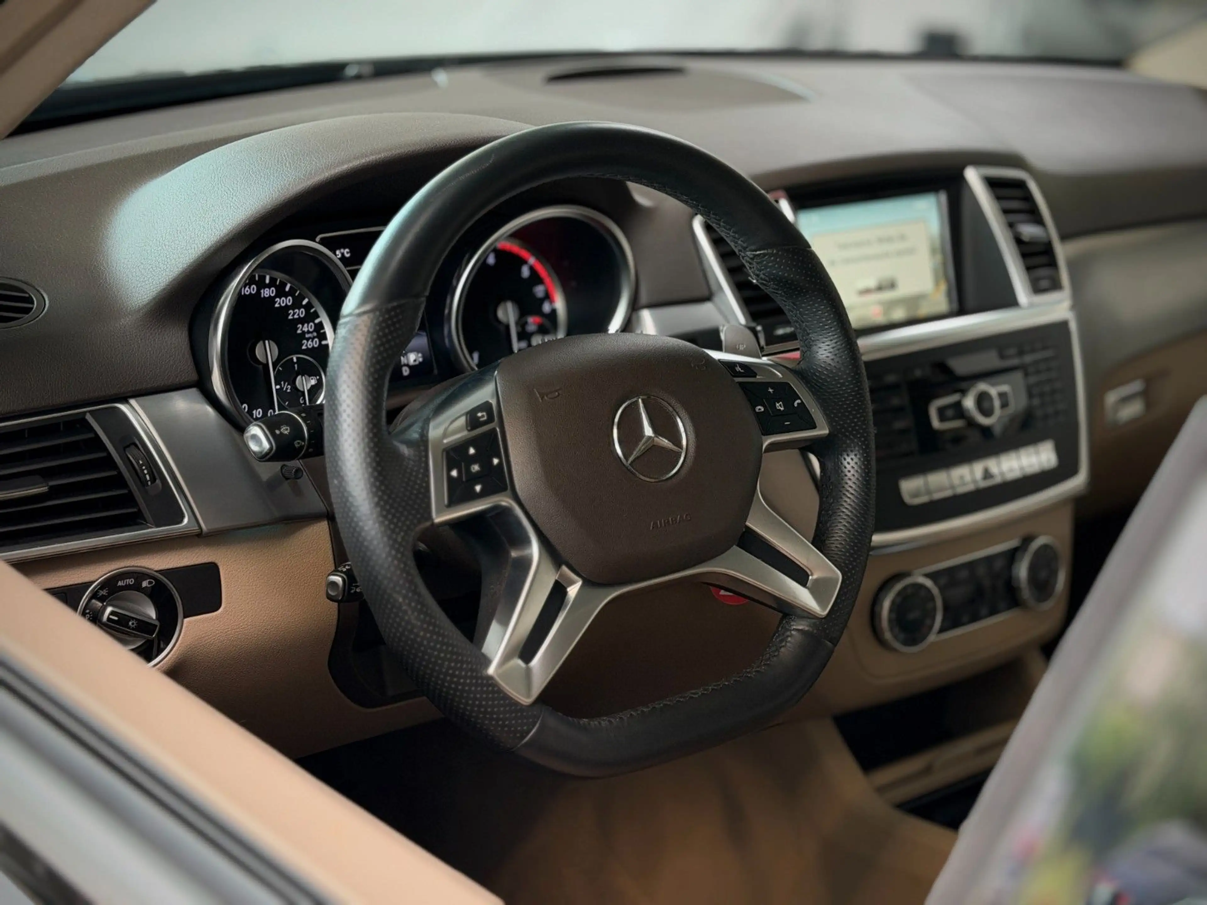 Mercedes-Benz ML 250 4Matic *AMG*Distro+*TotwASS*SpurASS*Pano* — photo 12