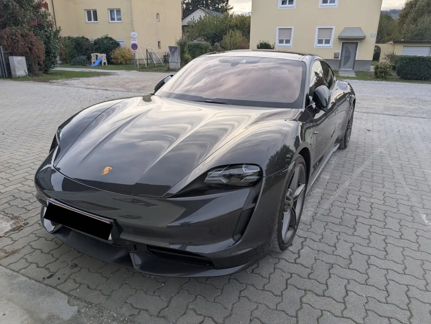Porsche Taycan Taycan Turbo S - MWST ausweisbar Burmester, INNODrive, BeifahrerDP, Keyless uvm Grau - 2