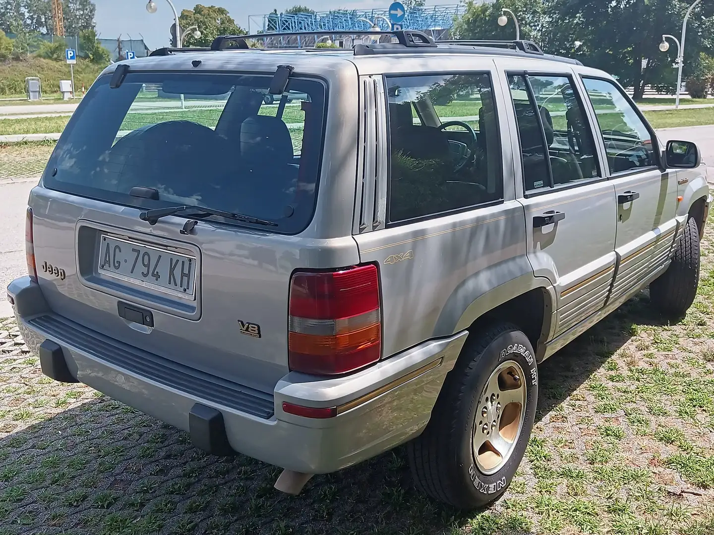 Jeep Grand Cherokee Grand Cherokee 5.2 Limited auto Šedá - 2