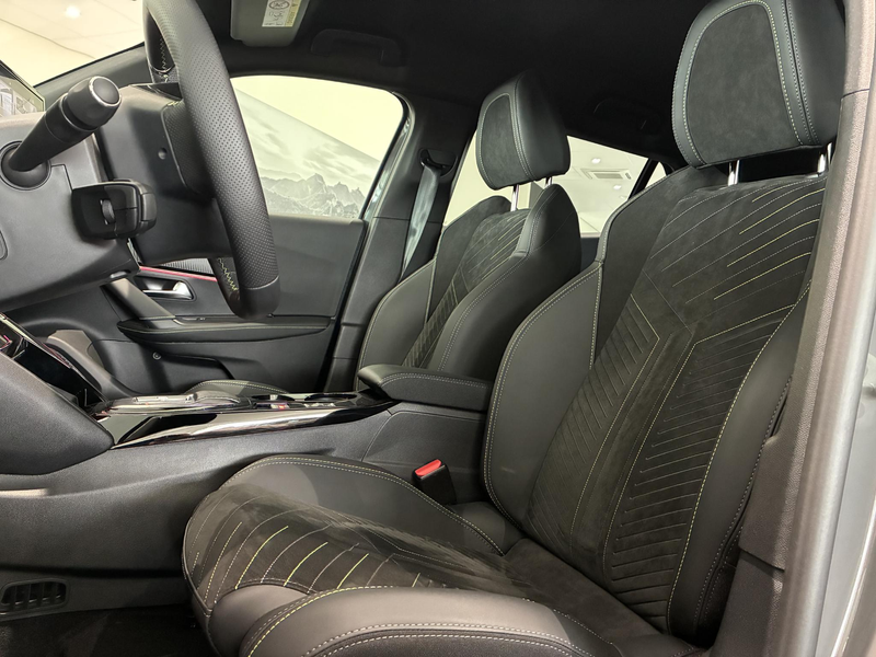 Peugeot e-2008 EV GT 54 kWh In Purmerend te bekijken l Aktieprijs — photo 5