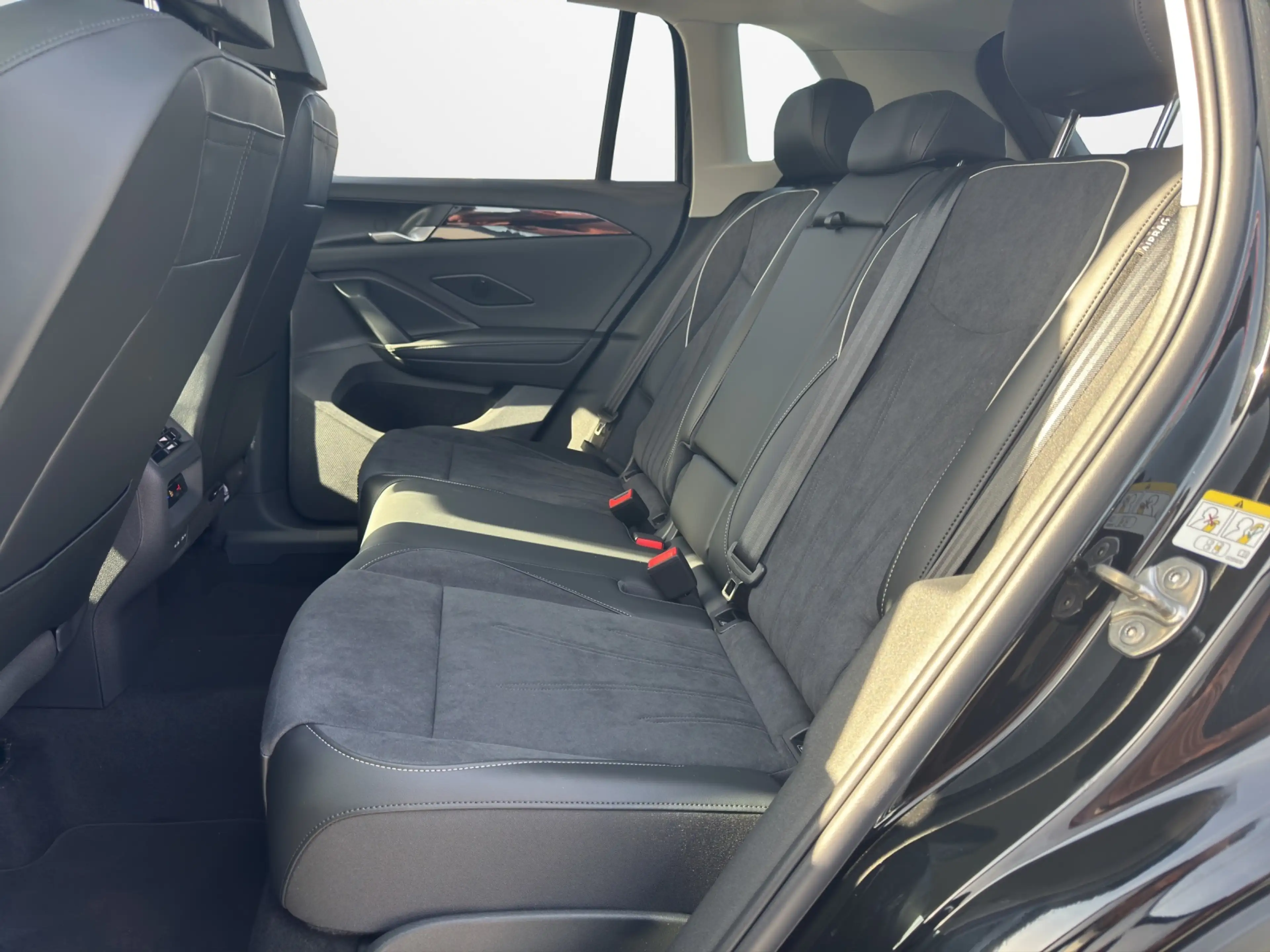 Volkswagen Tiguan 2.0 TDI DSG Elegance AHK Matrix IQ Drive Navi 1... — photo 11