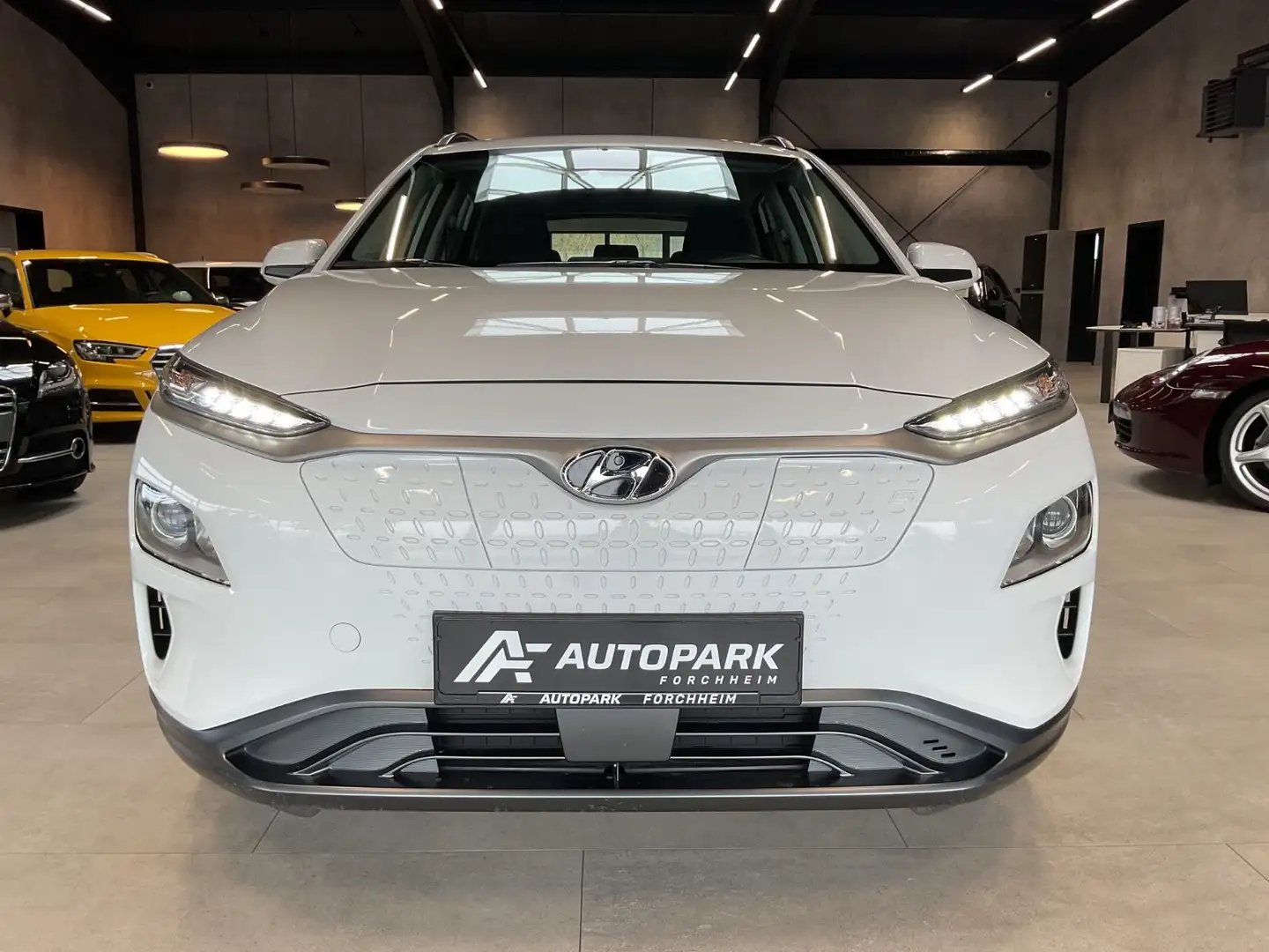 Hyundai KONA Elektro DAB Kamera Keyless Navi Sitzh. Weiß - 2