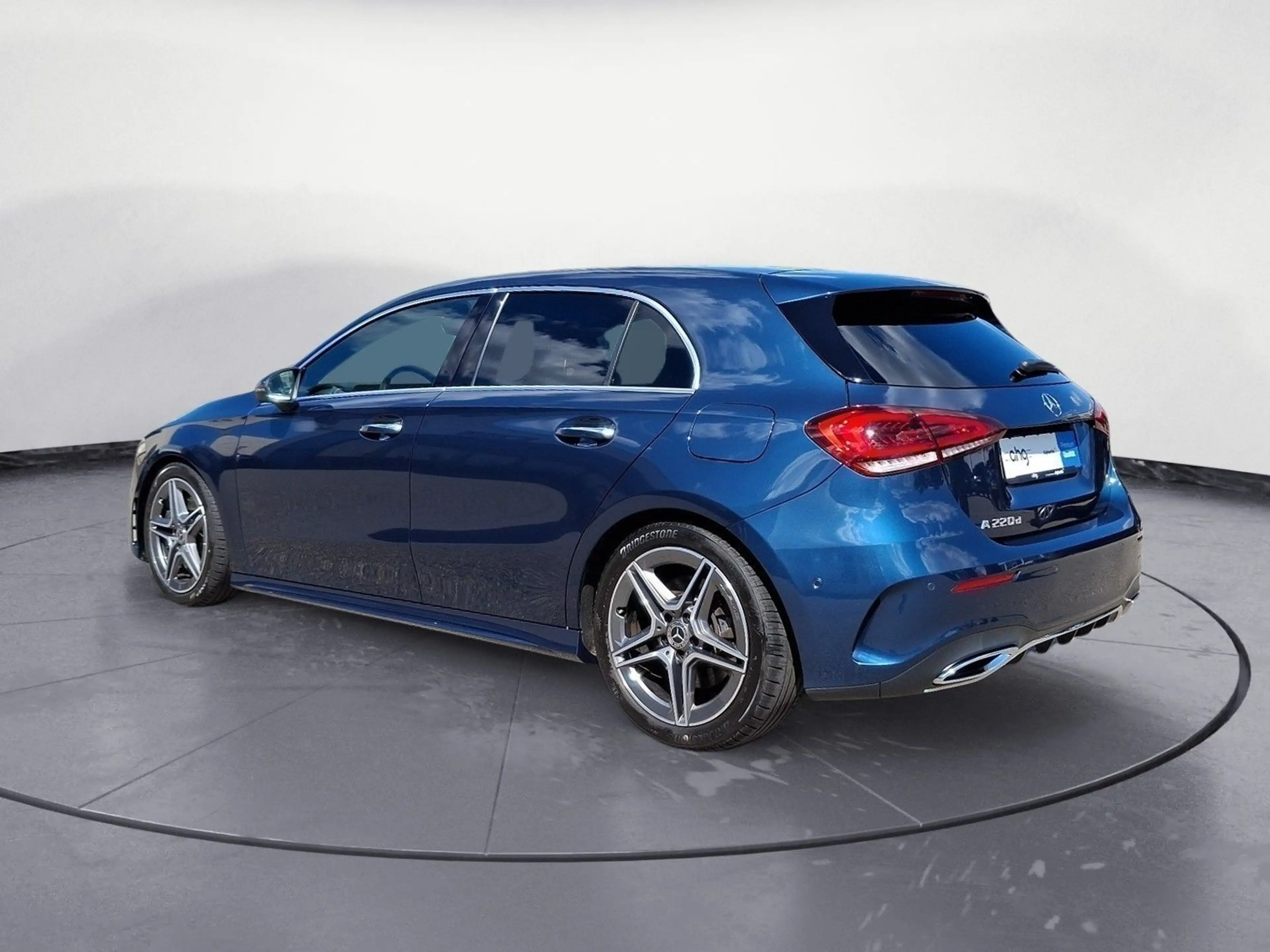 Mercedes-Benz A 220 d AMG Line — photo 4