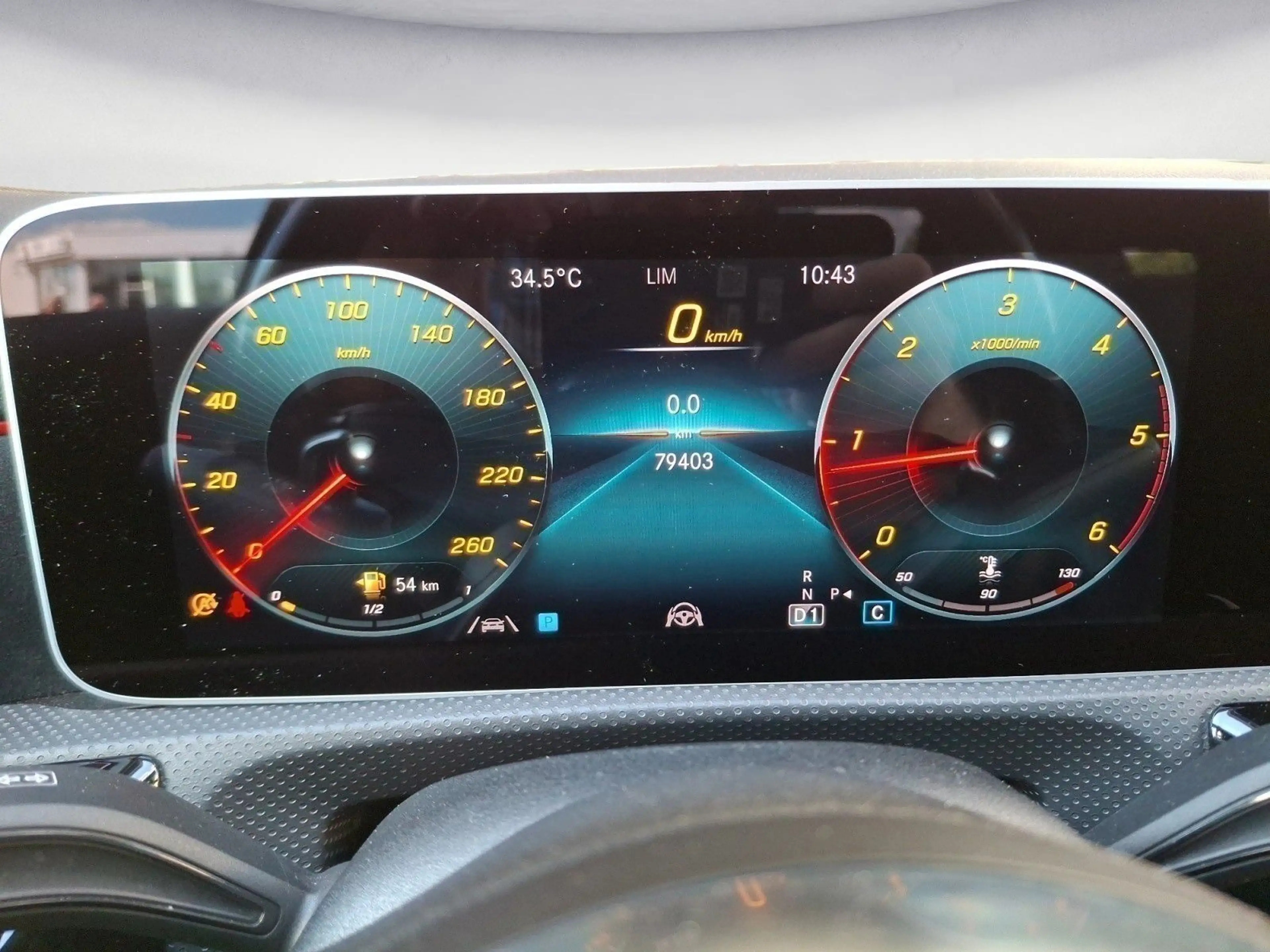 Mercedes-Benz A 220 d AMG Line — photo 10